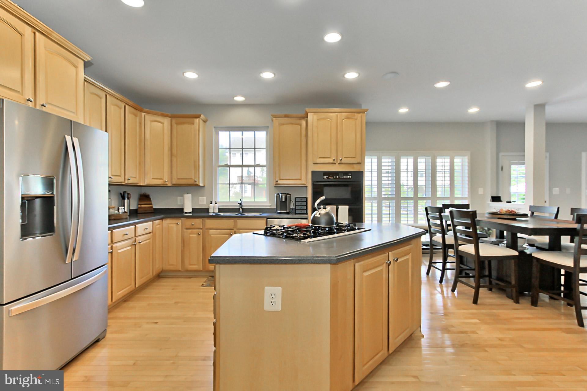 PEMBROOKE - Residential