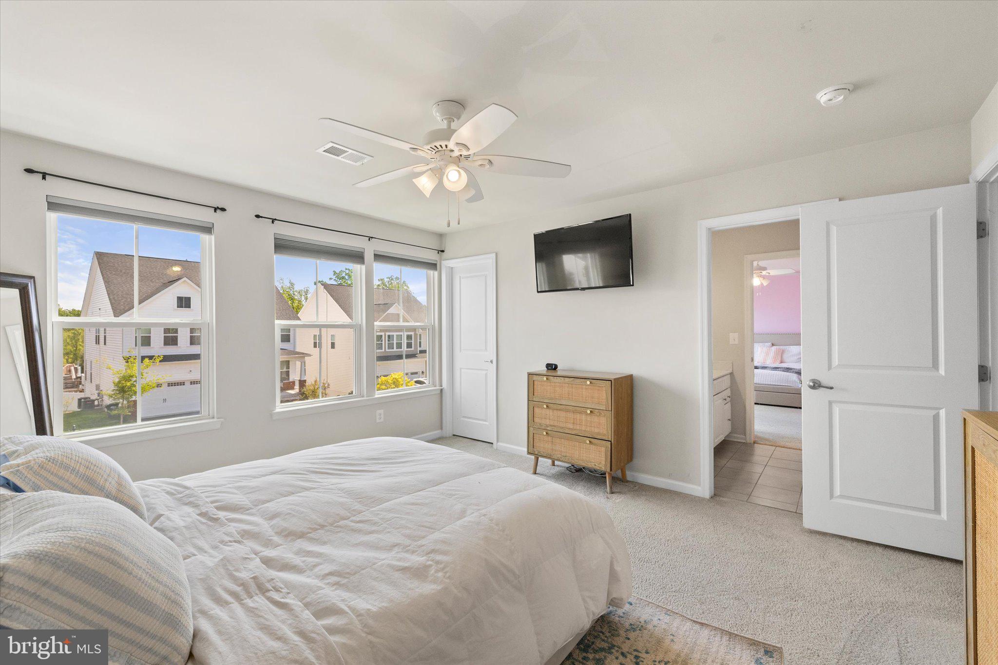 MAY'S QUARTER - Residential