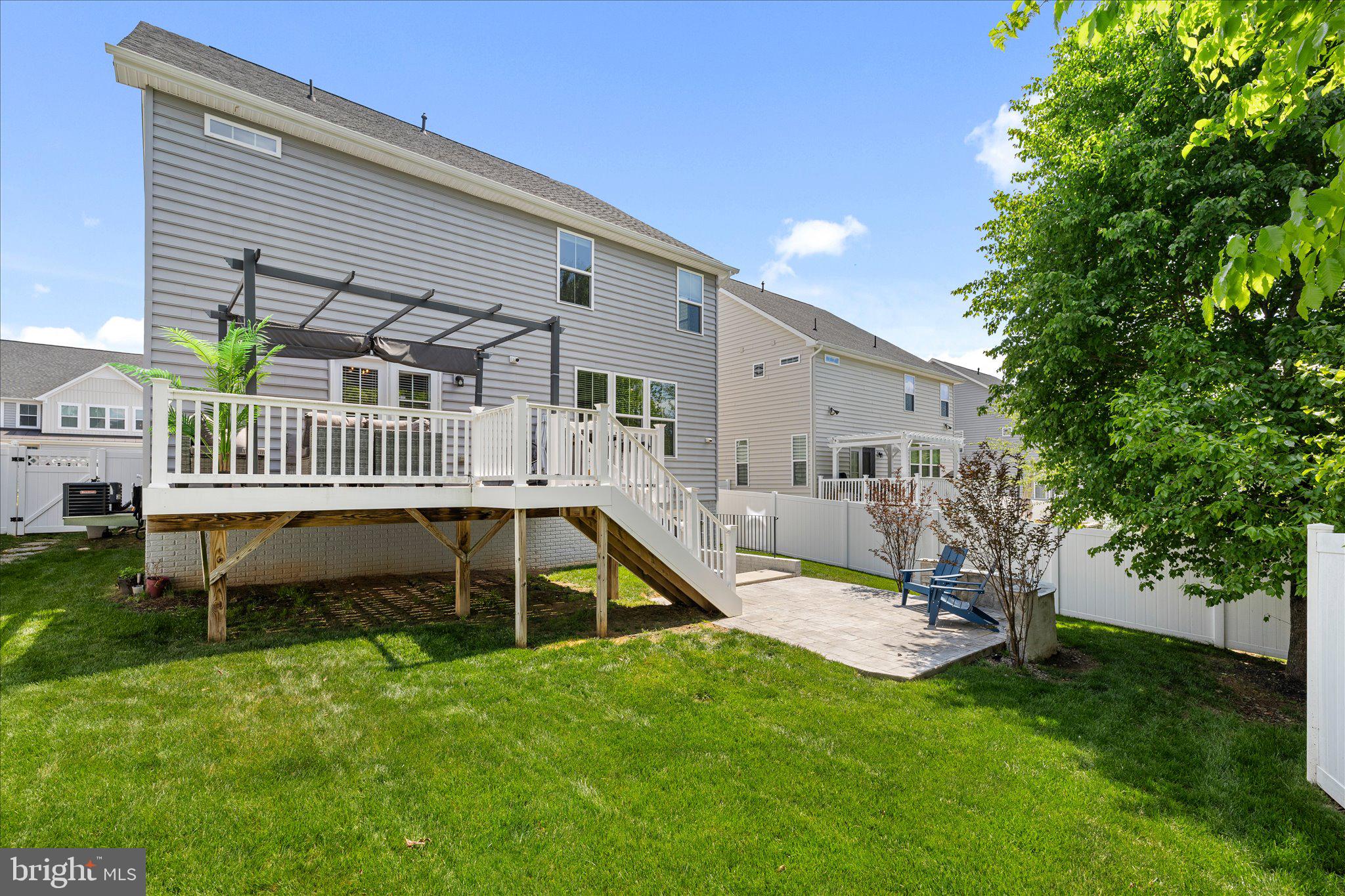 MAY'S QUARTER - Residential