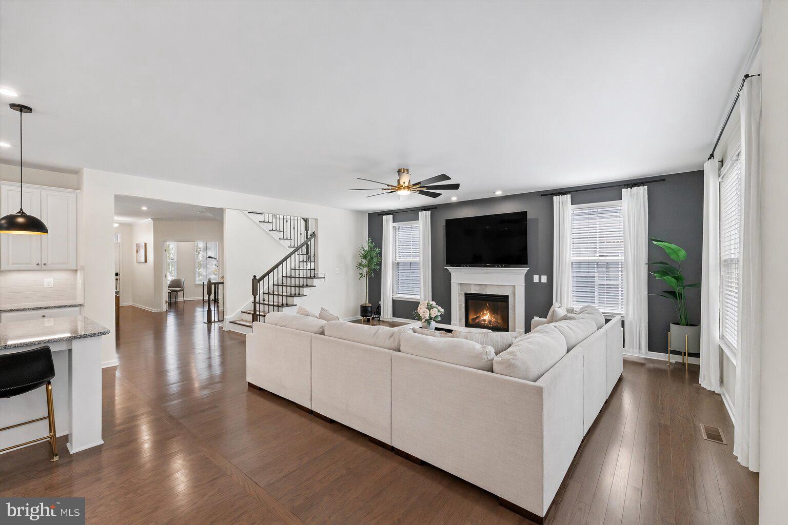 MAY'S QUARTER - Residential