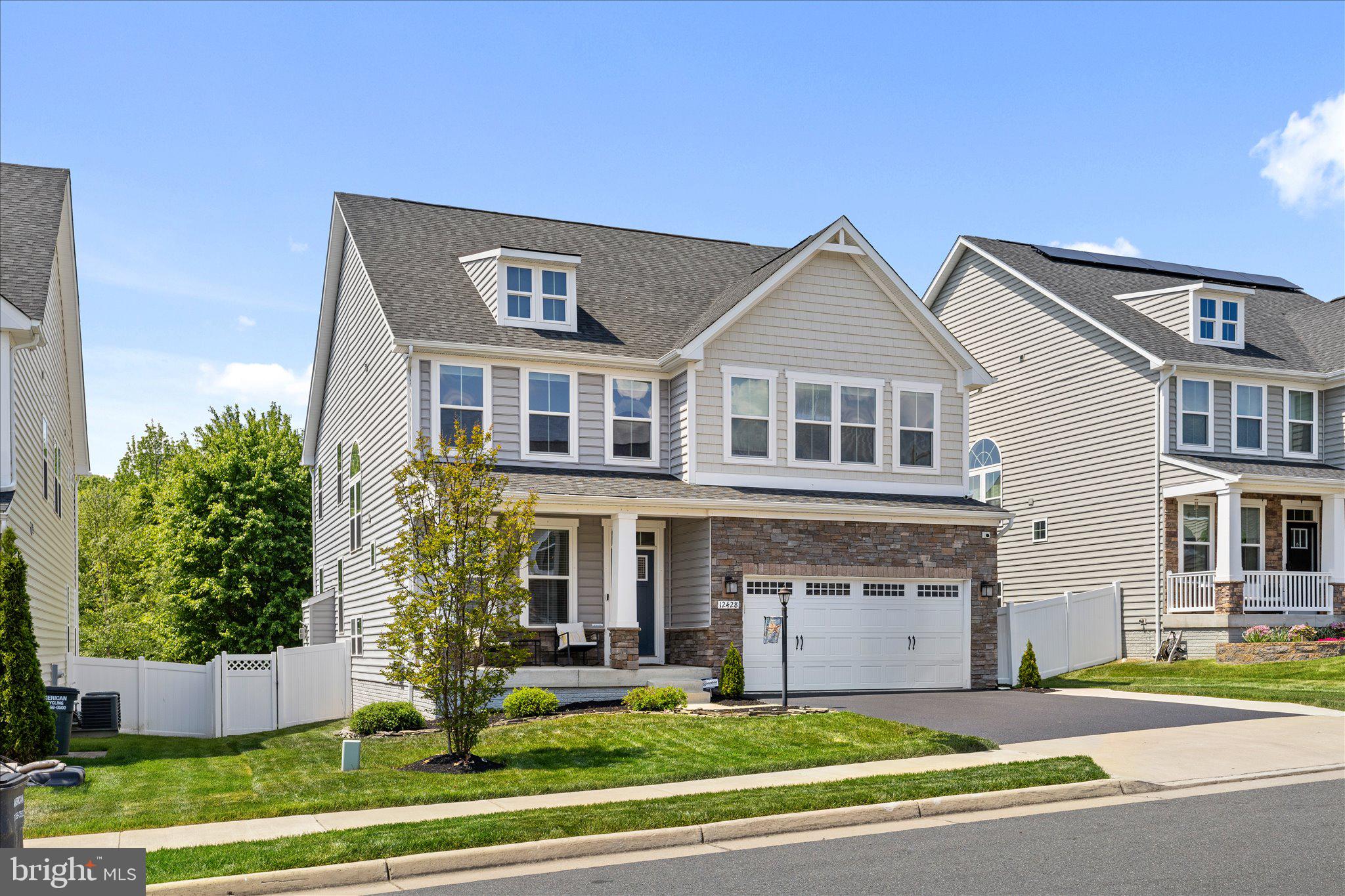 MAY'S QUARTER - Residential