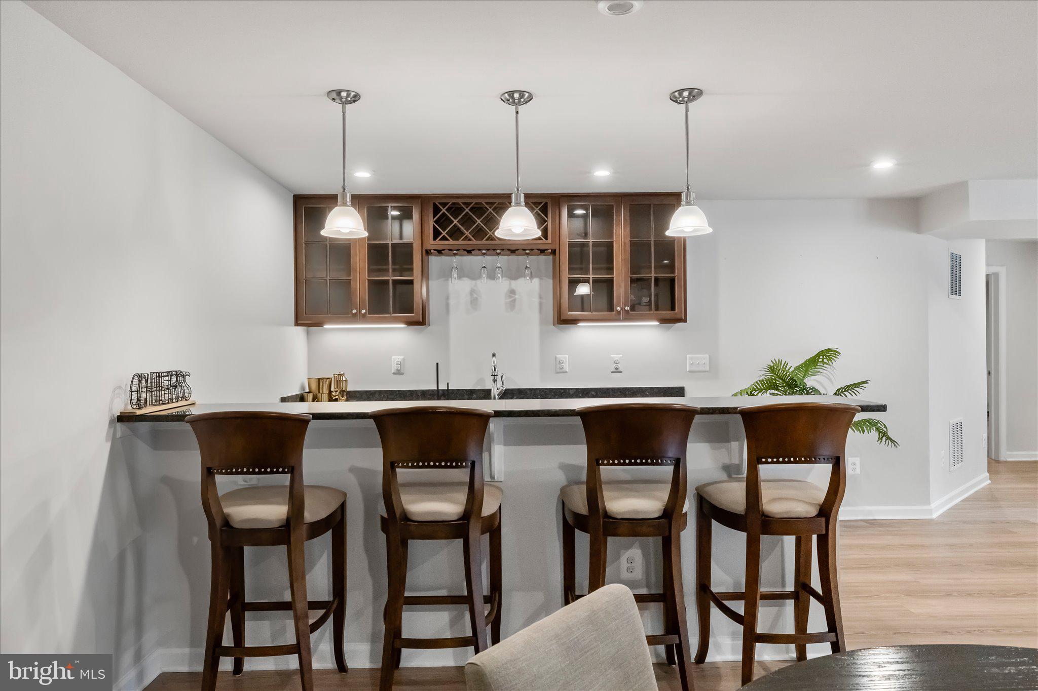 MAY'S QUARTER - Residential