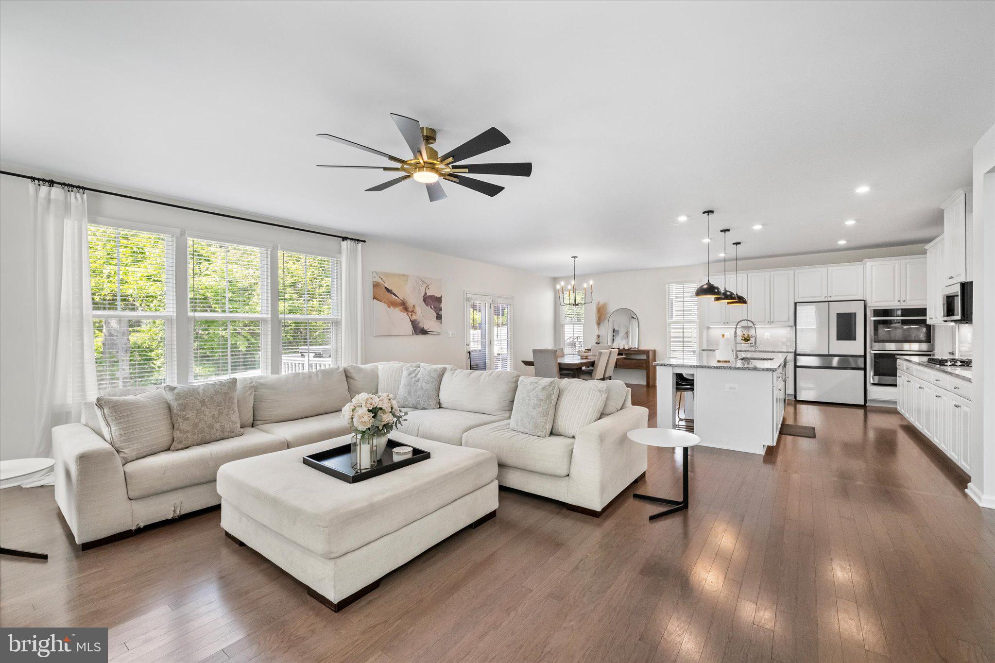 MAY'S QUARTER - Residential