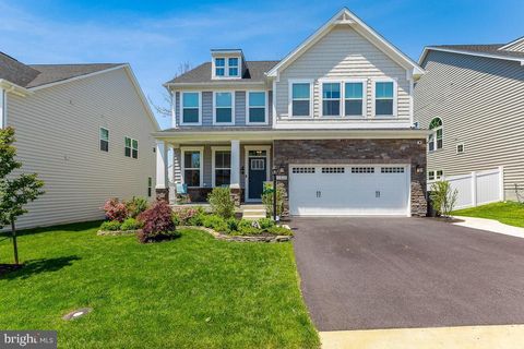 Photo of 12428 Southington Drive, WOODBRIDGE, VA 22192 (MLS # VAPW2117170)