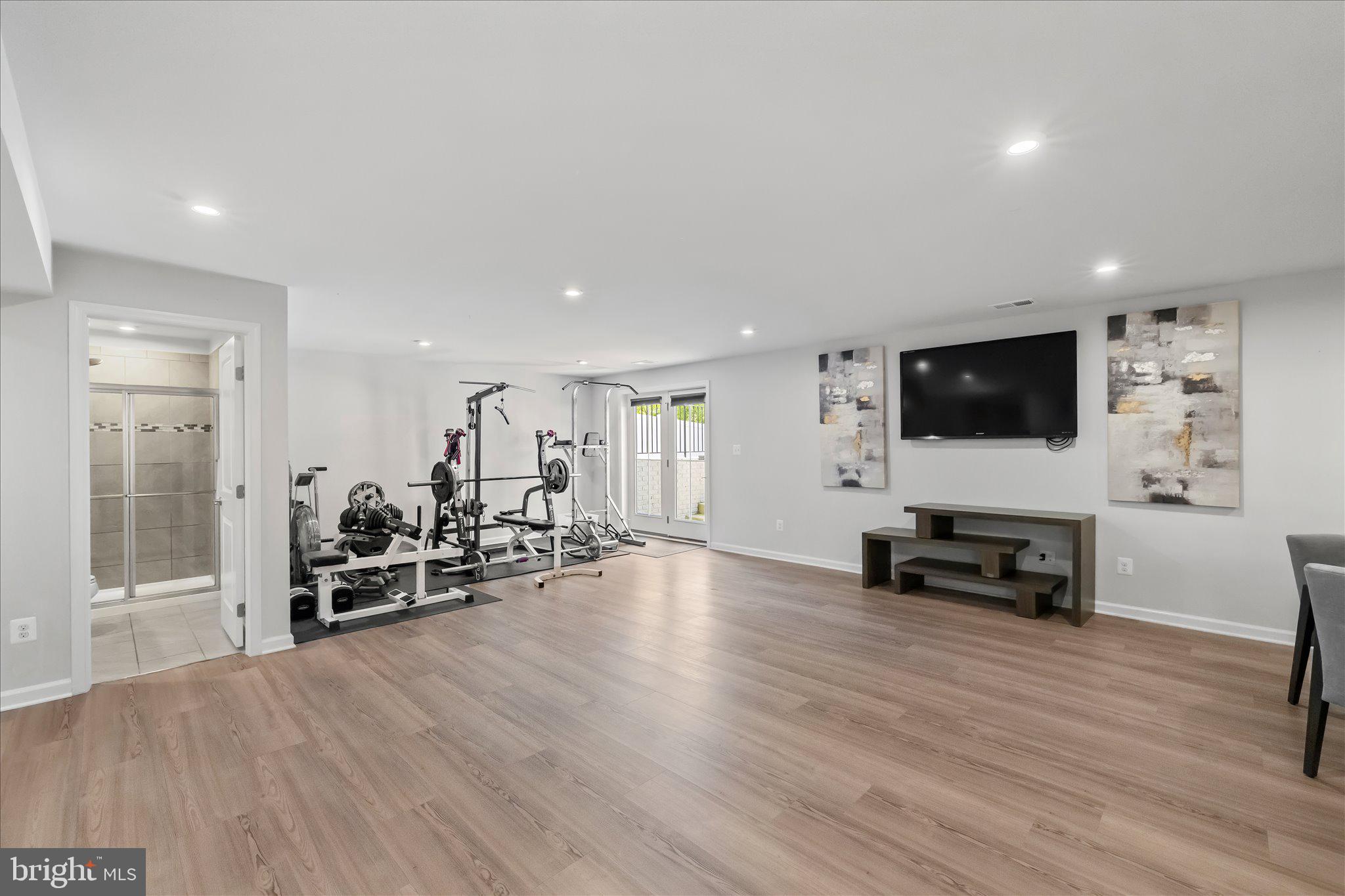 MAY'S QUARTER - Residential