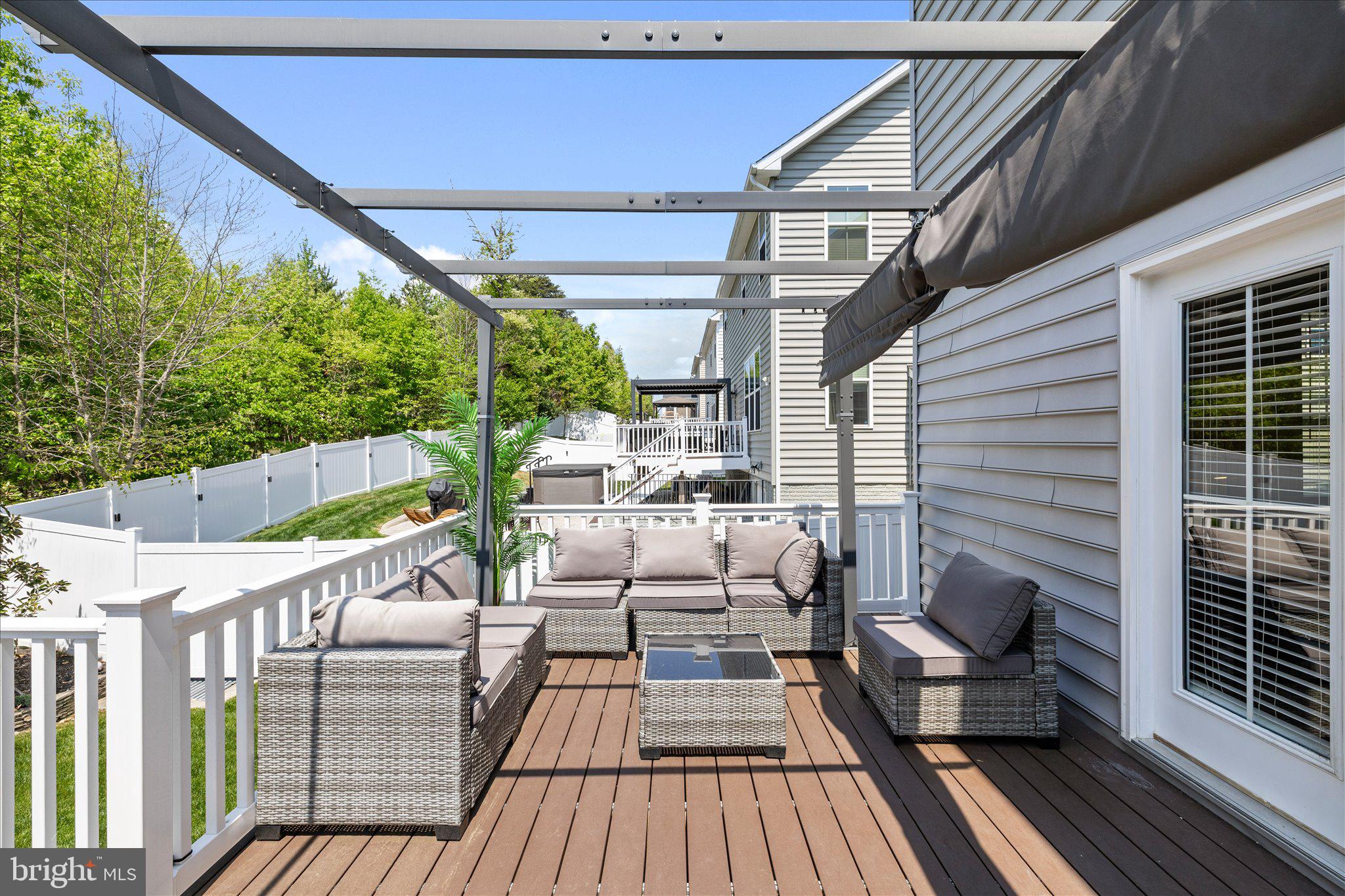 MAY'S QUARTER - Residential