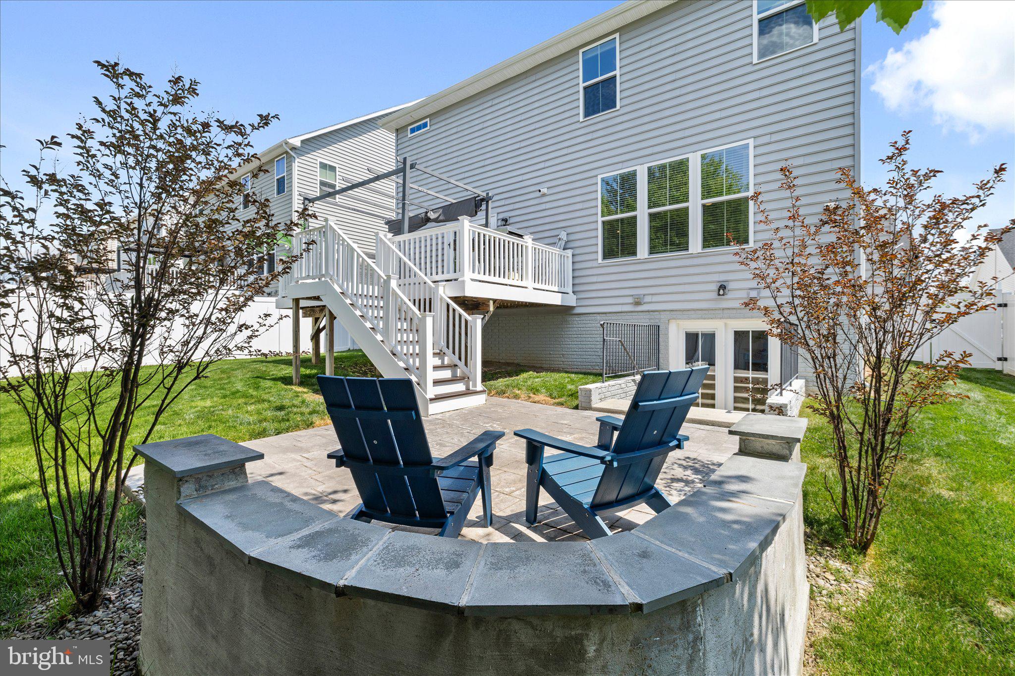 MAY'S QUARTER - Residential