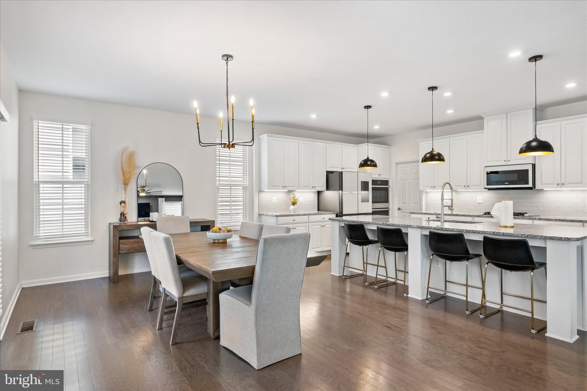 MAY'S QUARTER - Residential