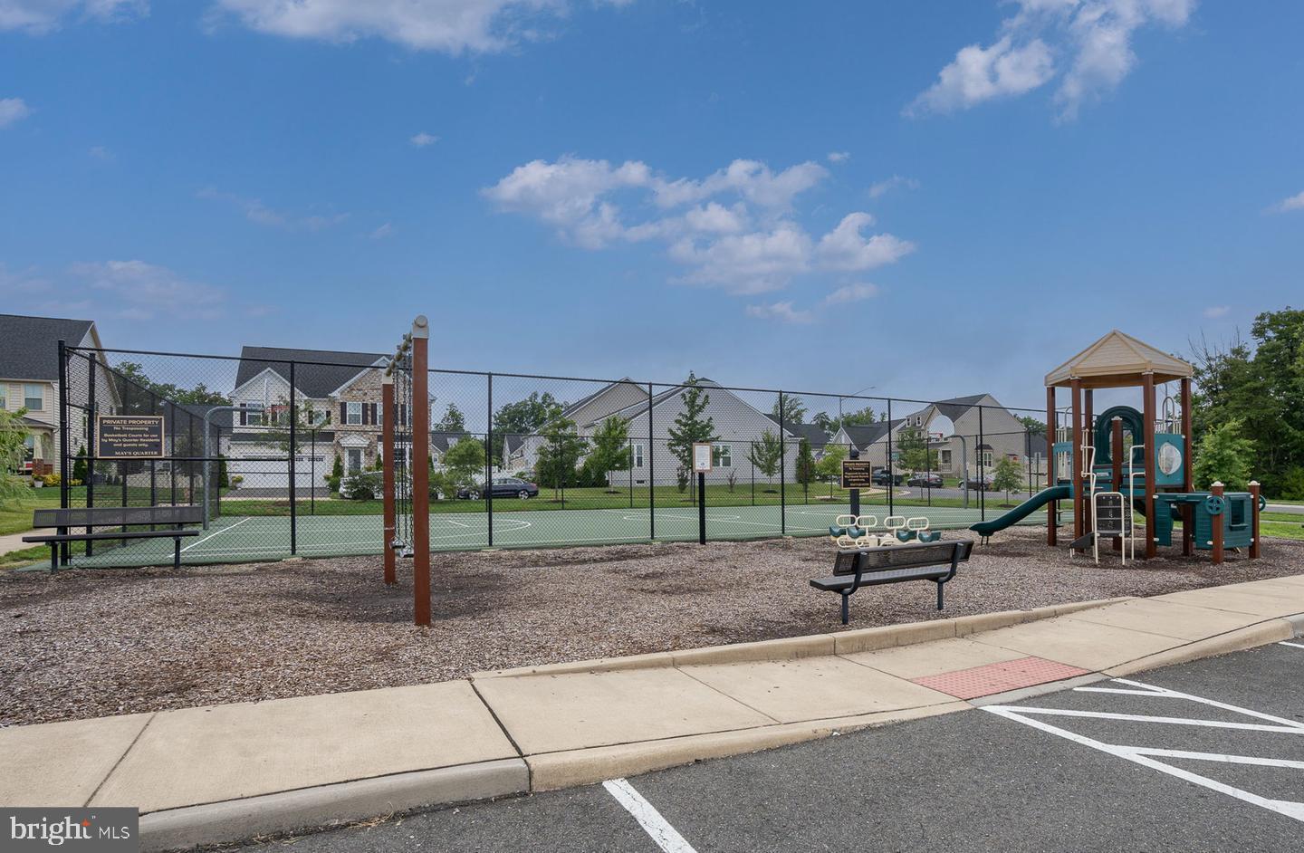 MAY'S QUARTER - Residential