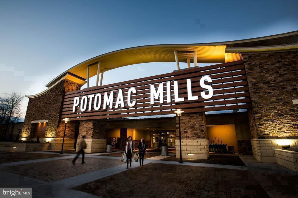 MAY'S QUARTER - Residential