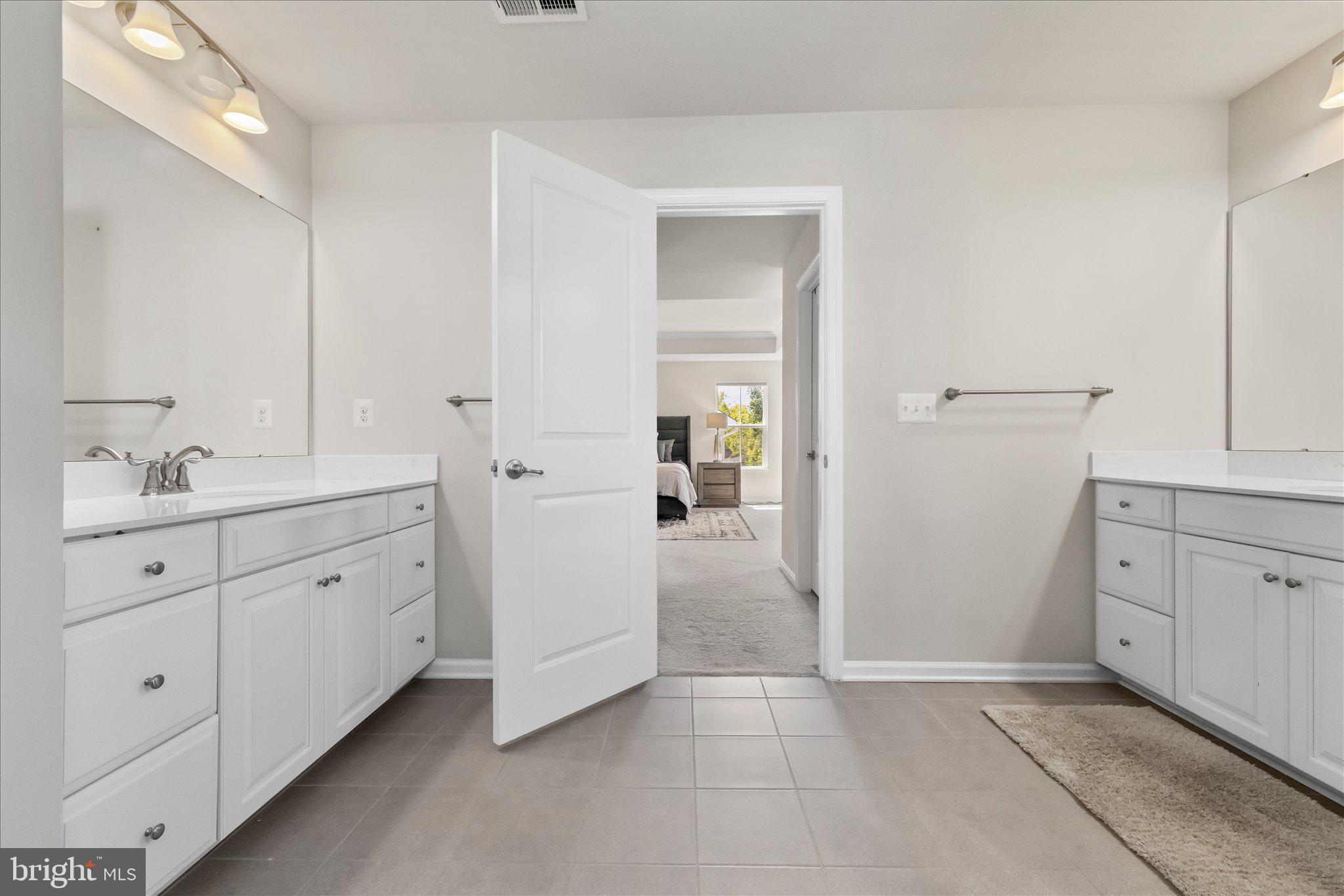 MAY'S QUARTER - Residential