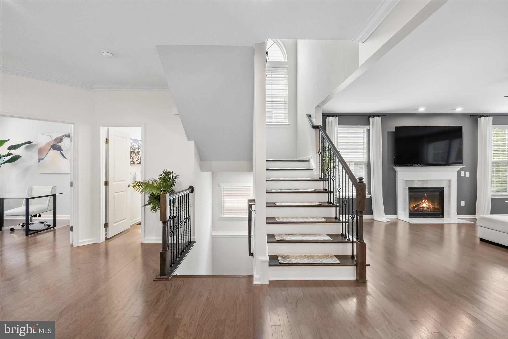 MAY'S QUARTER - Residential