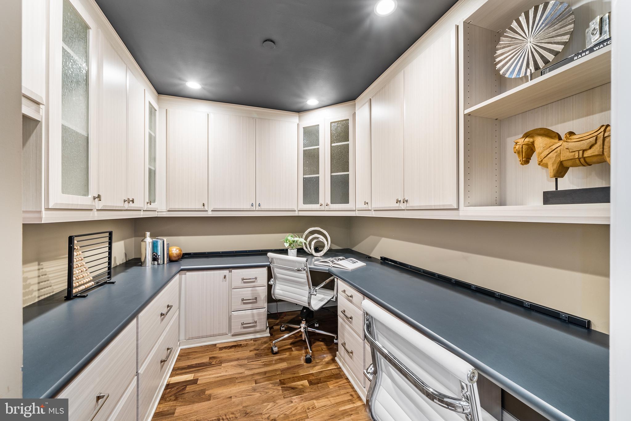AVENUE OF THE ARTS - Residential
