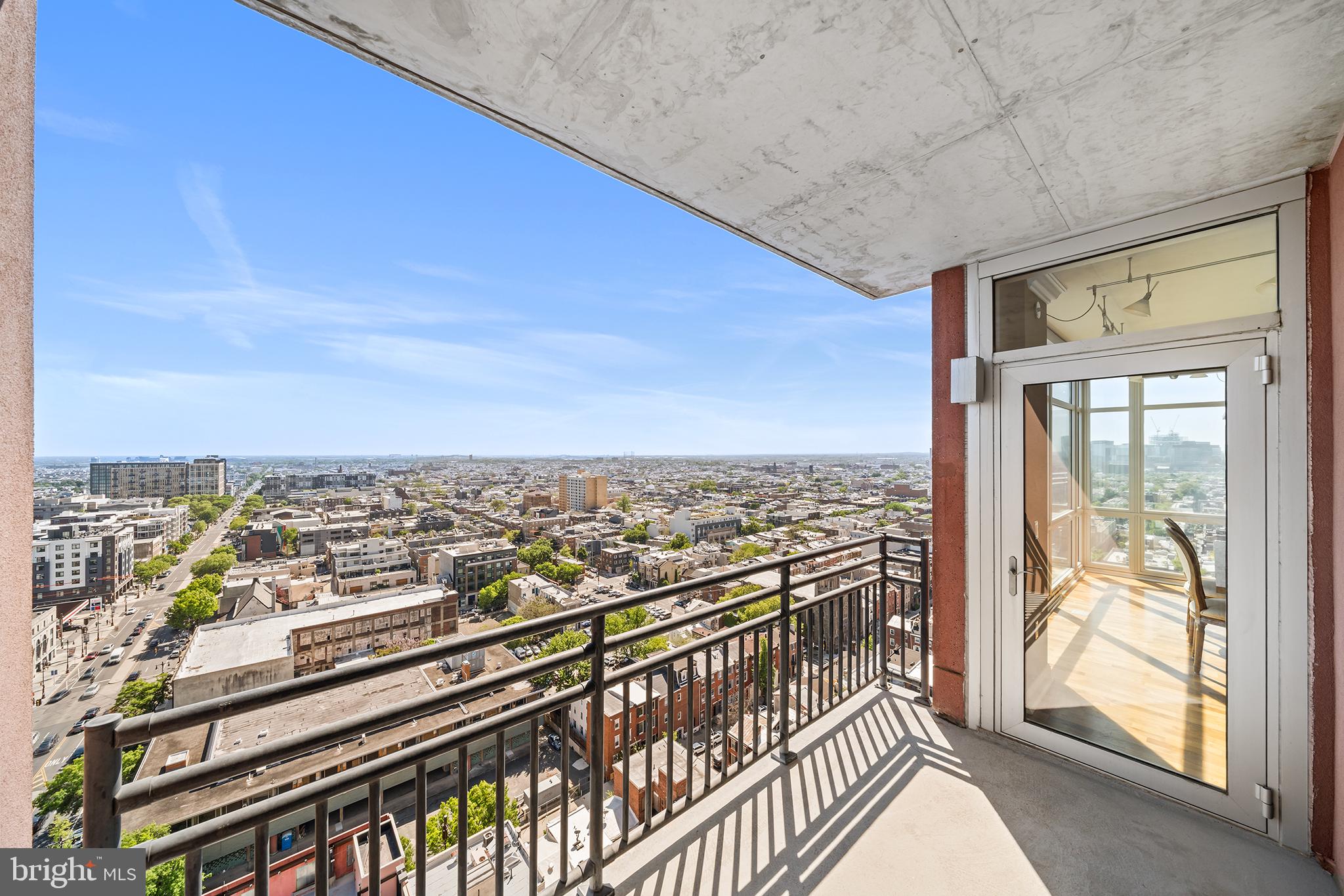 AVENUE OF THE ARTS - Residential