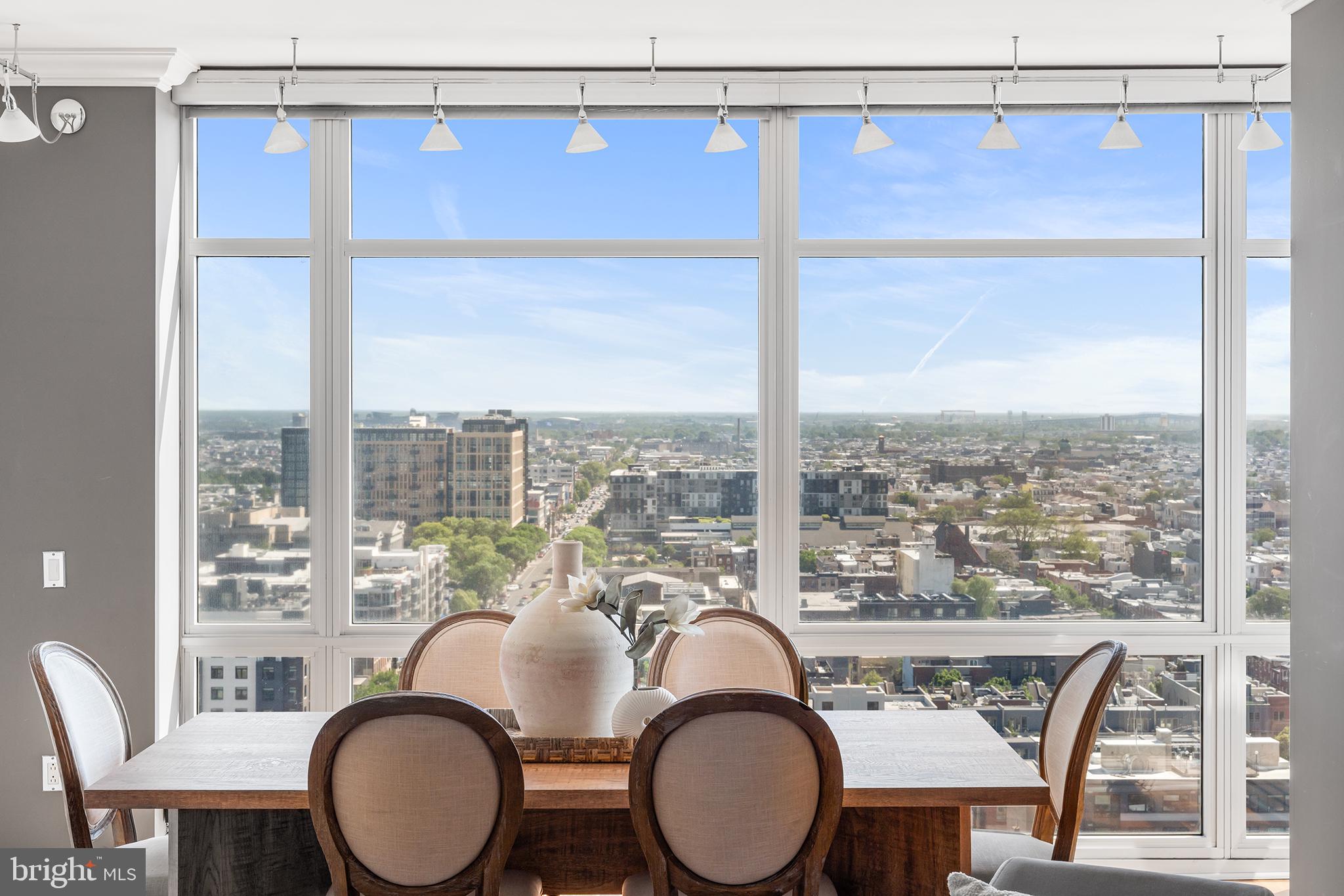 AVENUE OF THE ARTS - Residential