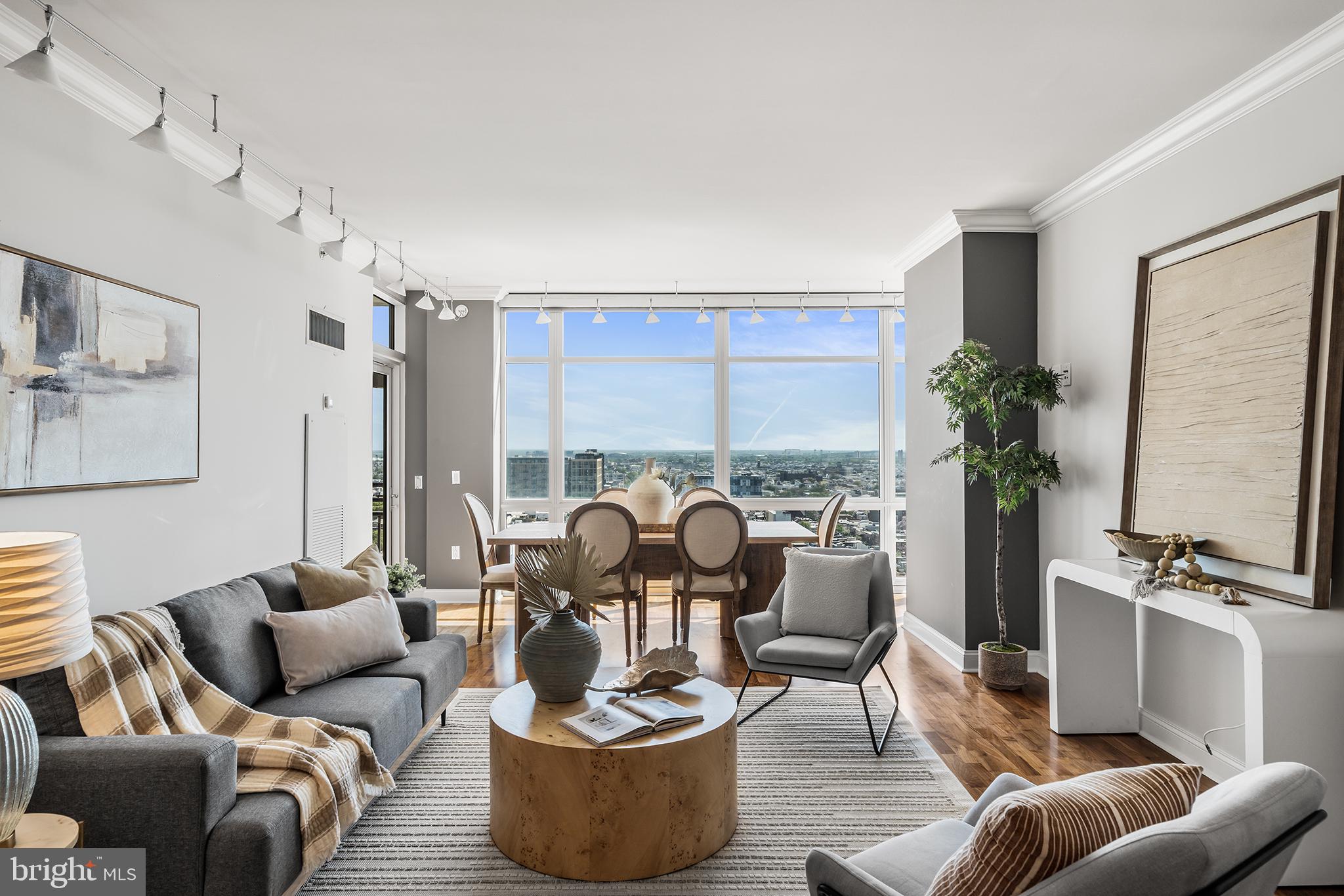 AVENUE OF THE ARTS - Residential