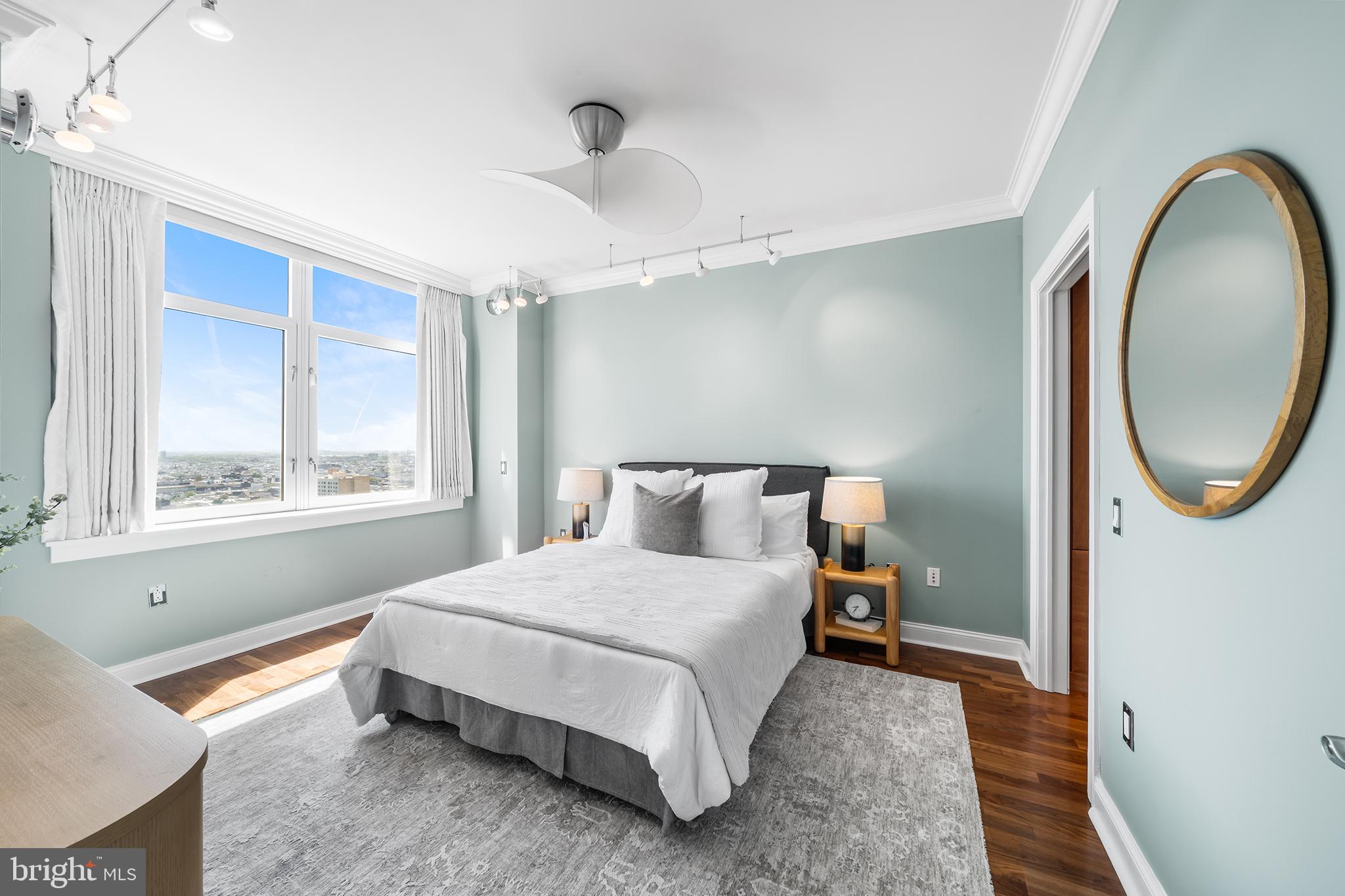 AVENUE OF THE ARTS - Residential