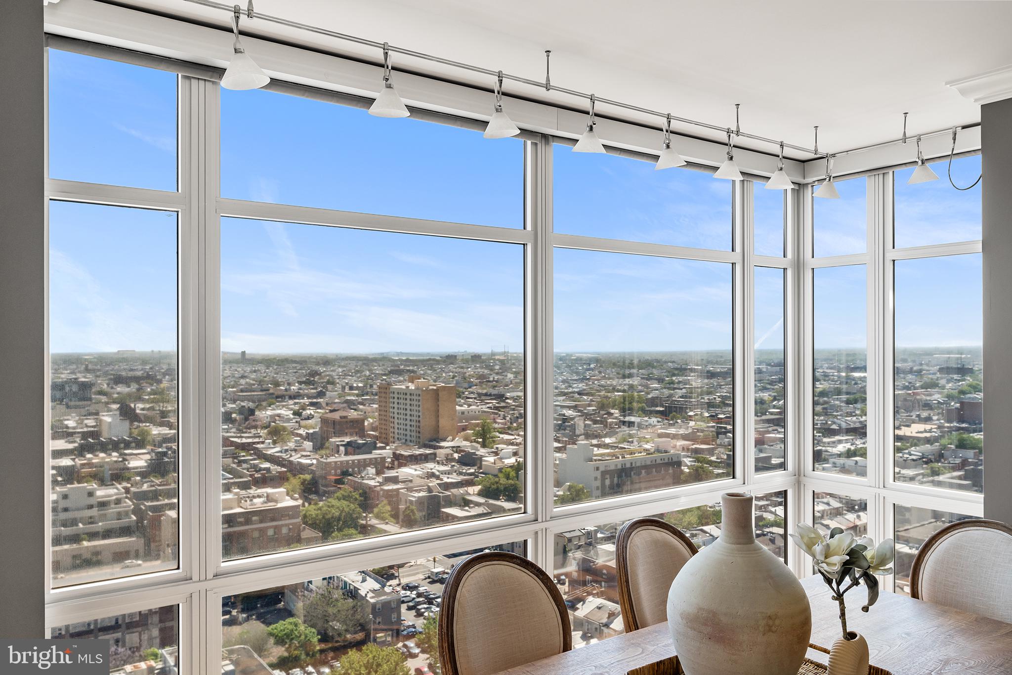 AVENUE OF THE ARTS - Residential