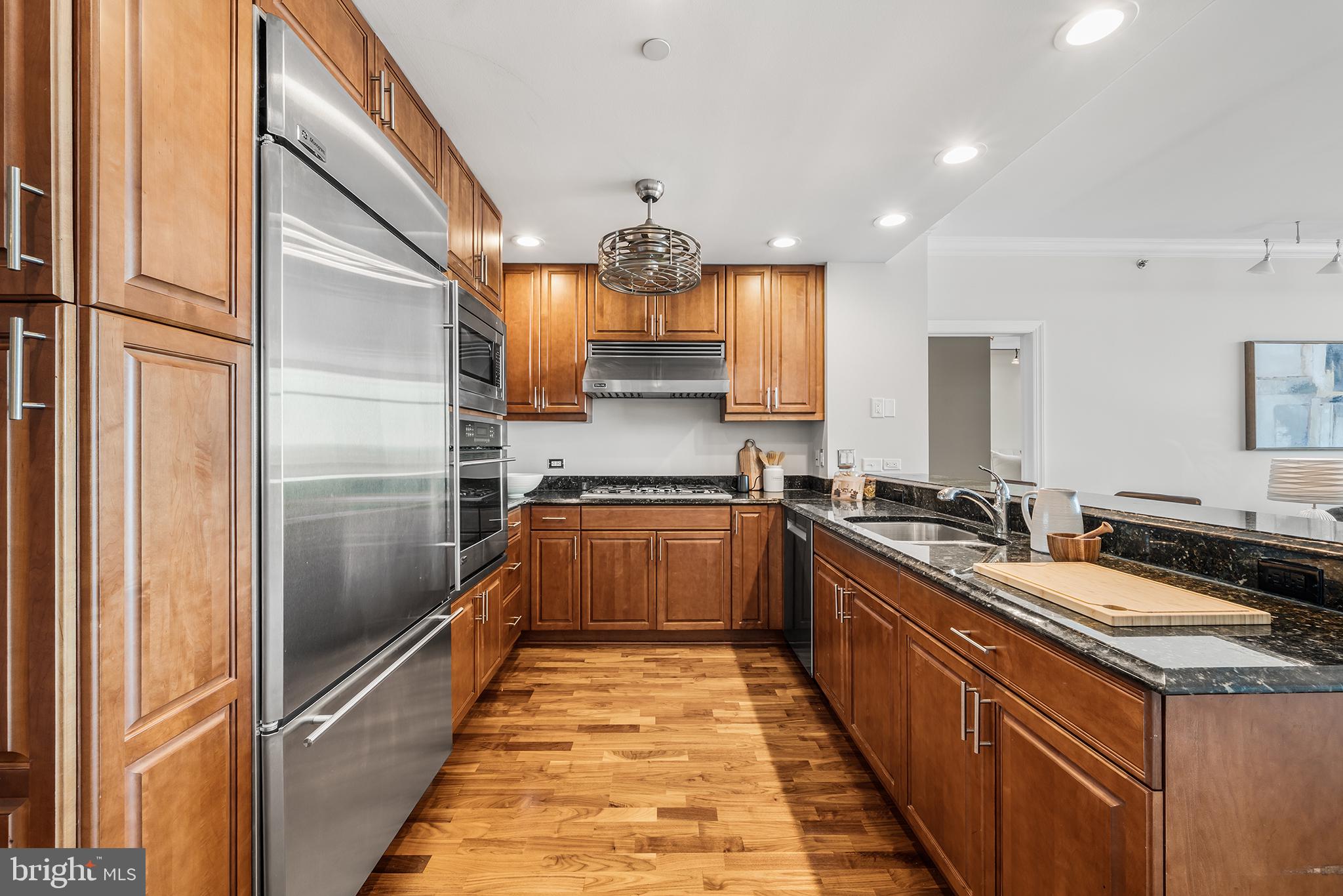 AVENUE OF THE ARTS - Residential