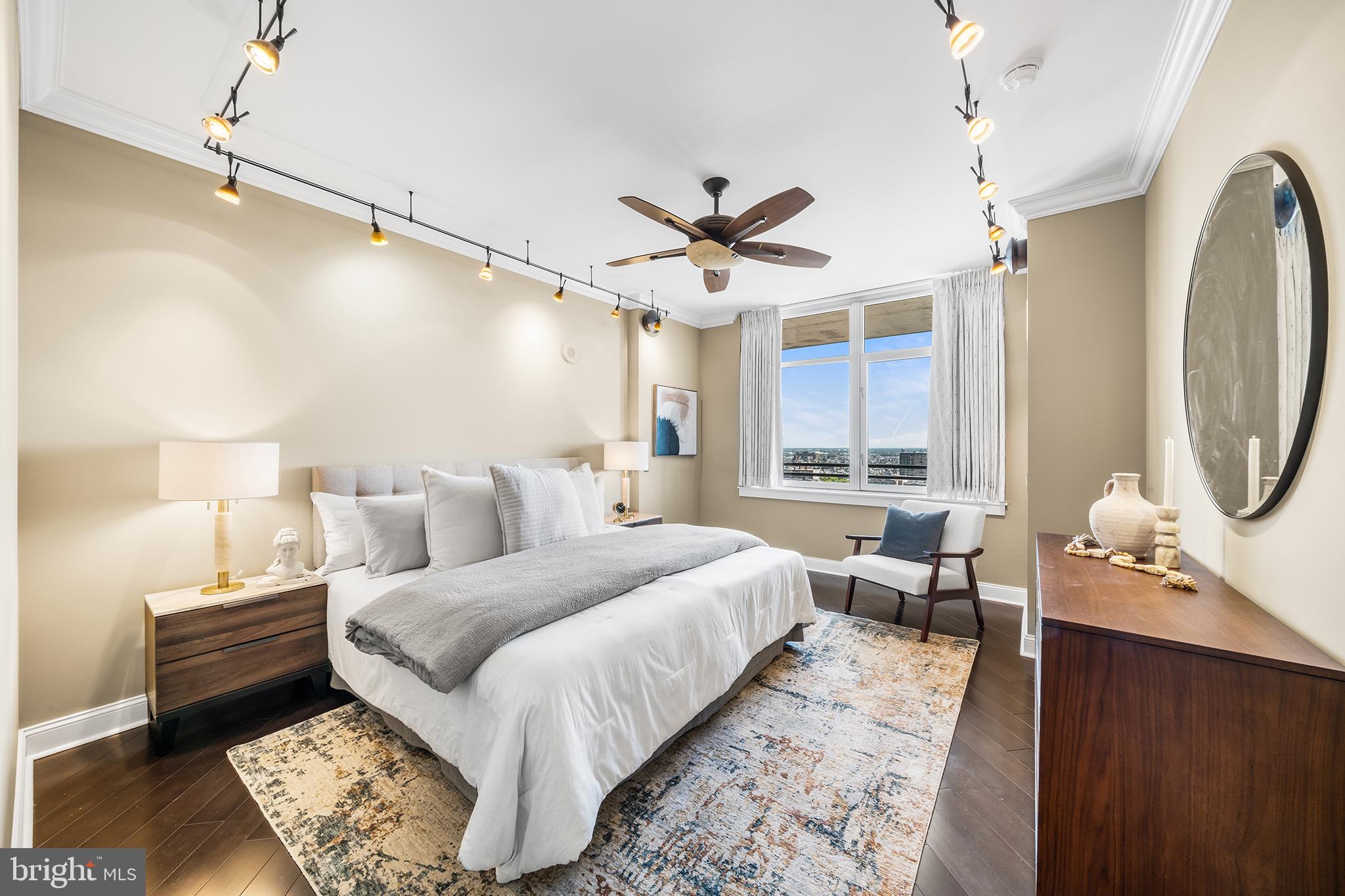 AVENUE OF THE ARTS - Residential