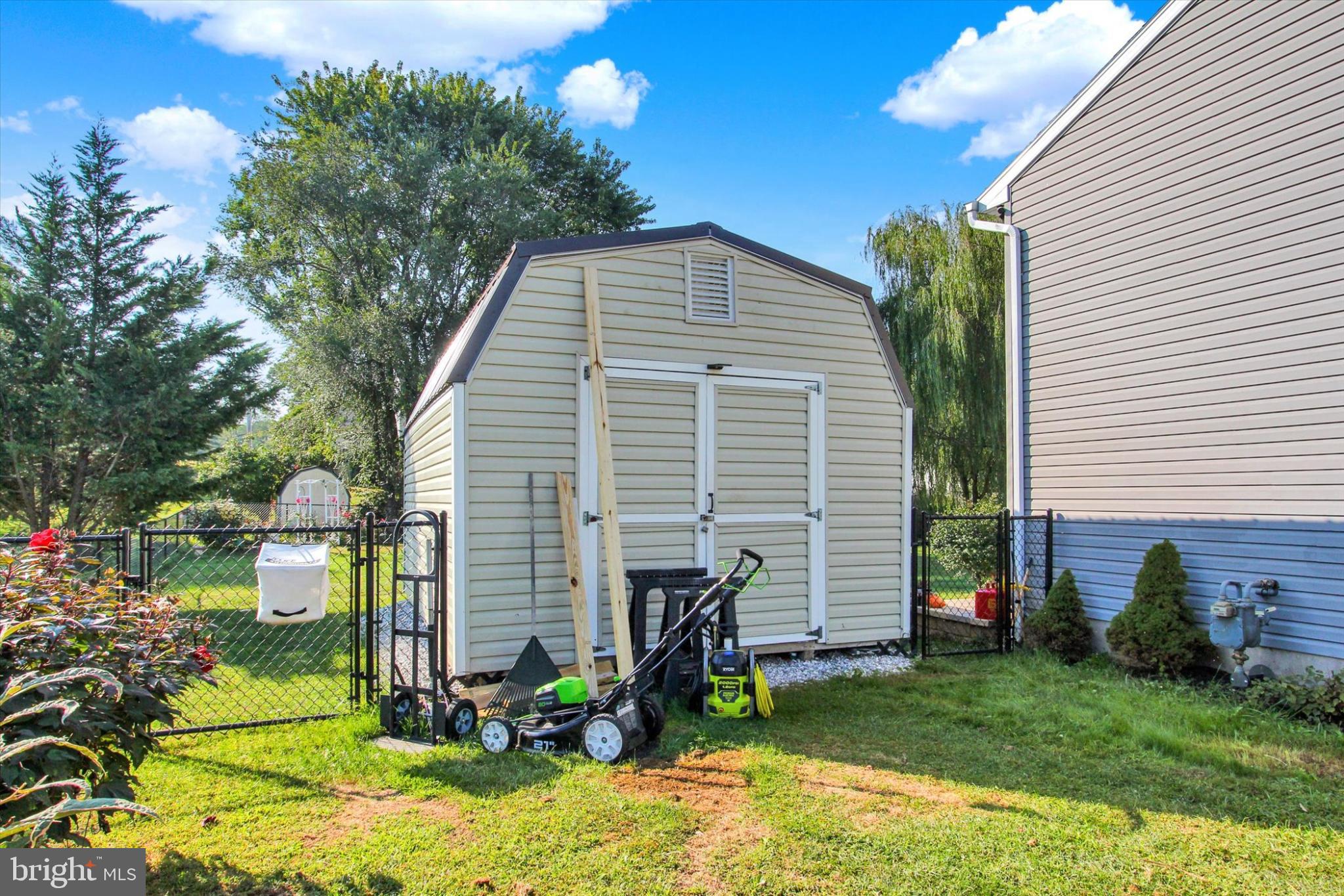 ABBOTTSTOWN - Residential