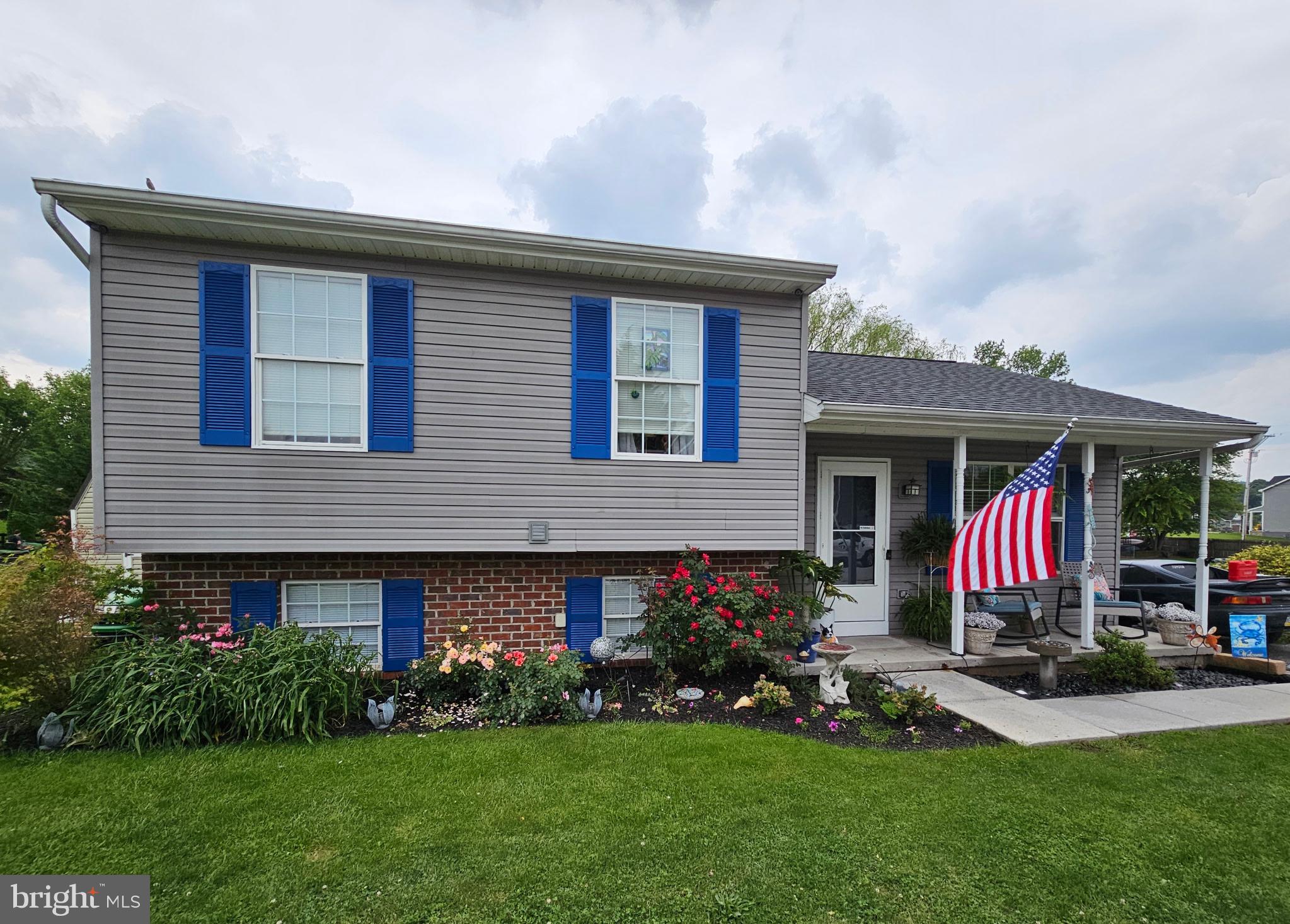 180 ABBOTTS DRIVE