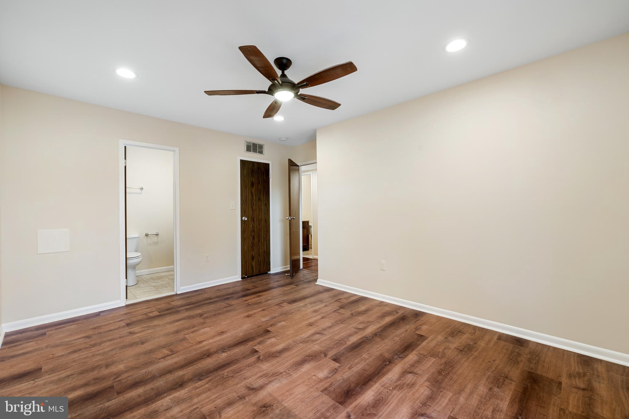 HUNTING RIDGE CONDOMINIUM - Residential