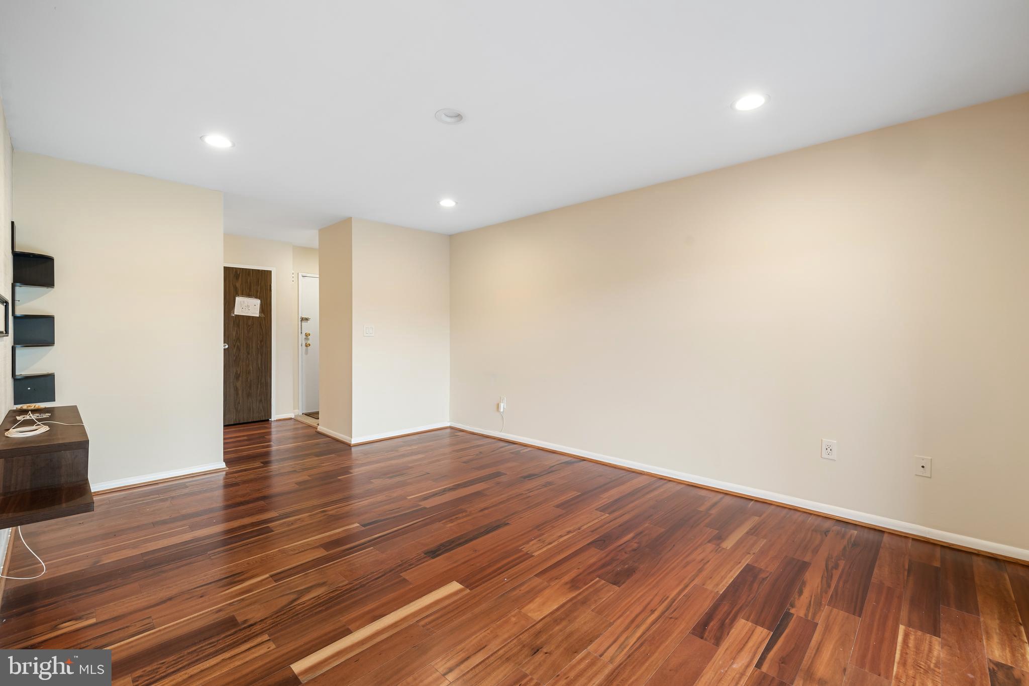 HUNTING RIDGE CONDOMINIUM - Residential