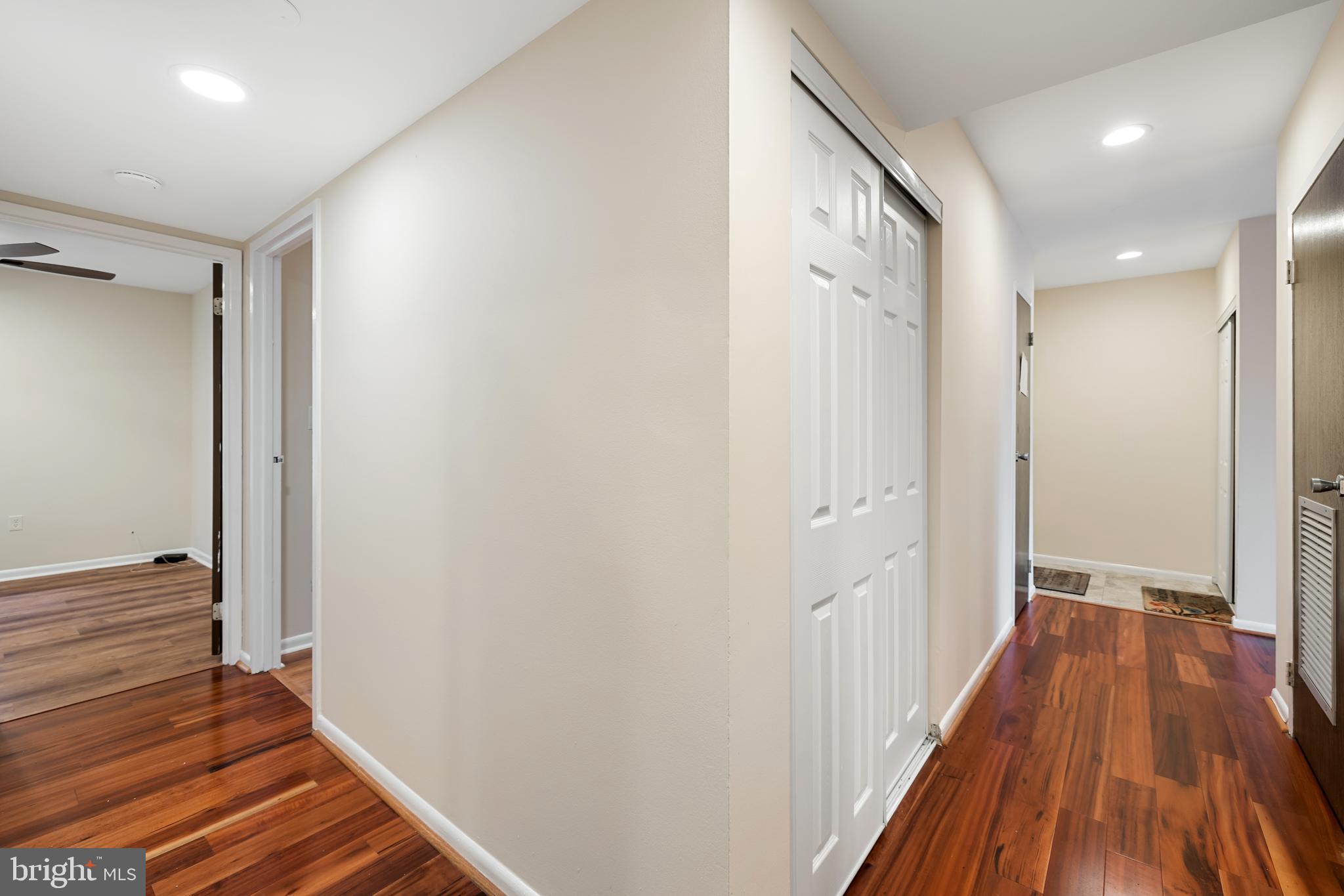 HUNTING RIDGE CONDOMINIUM - Residential