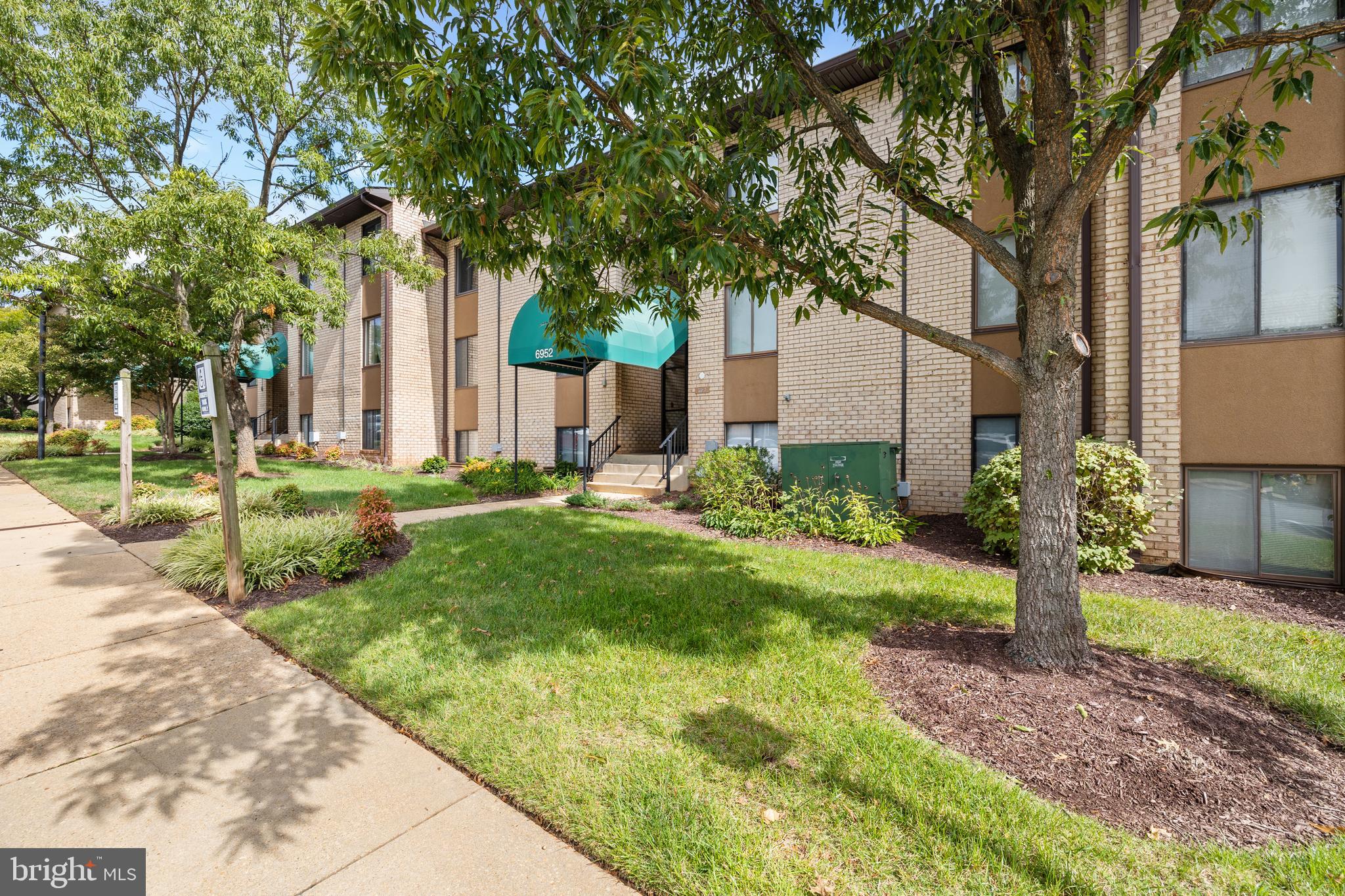 HUNTING RIDGE CONDOMINIUM - Residential