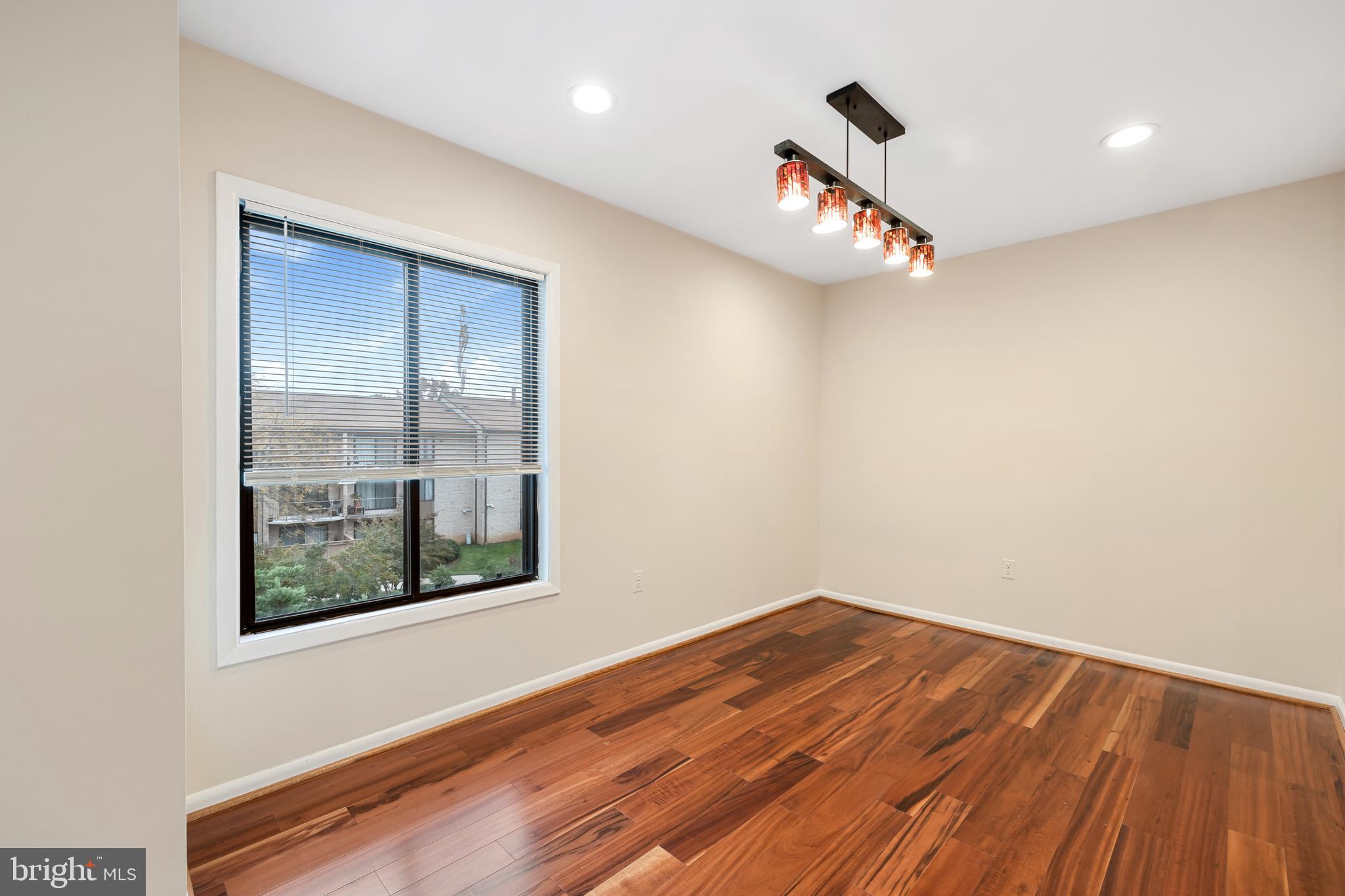 HUNTING RIDGE CONDOMINIUM - Residential