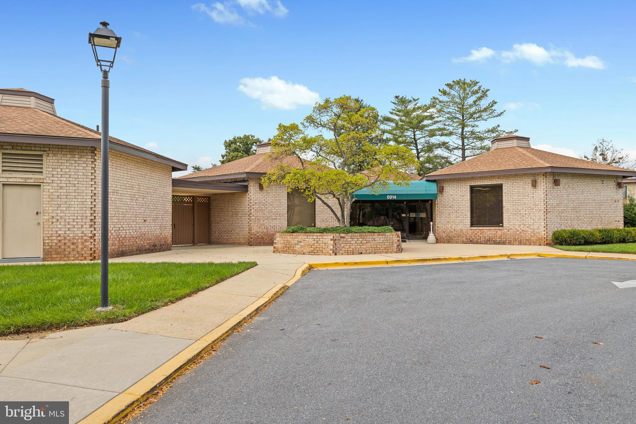 HUNTING RIDGE CONDOMINIUM - Residential