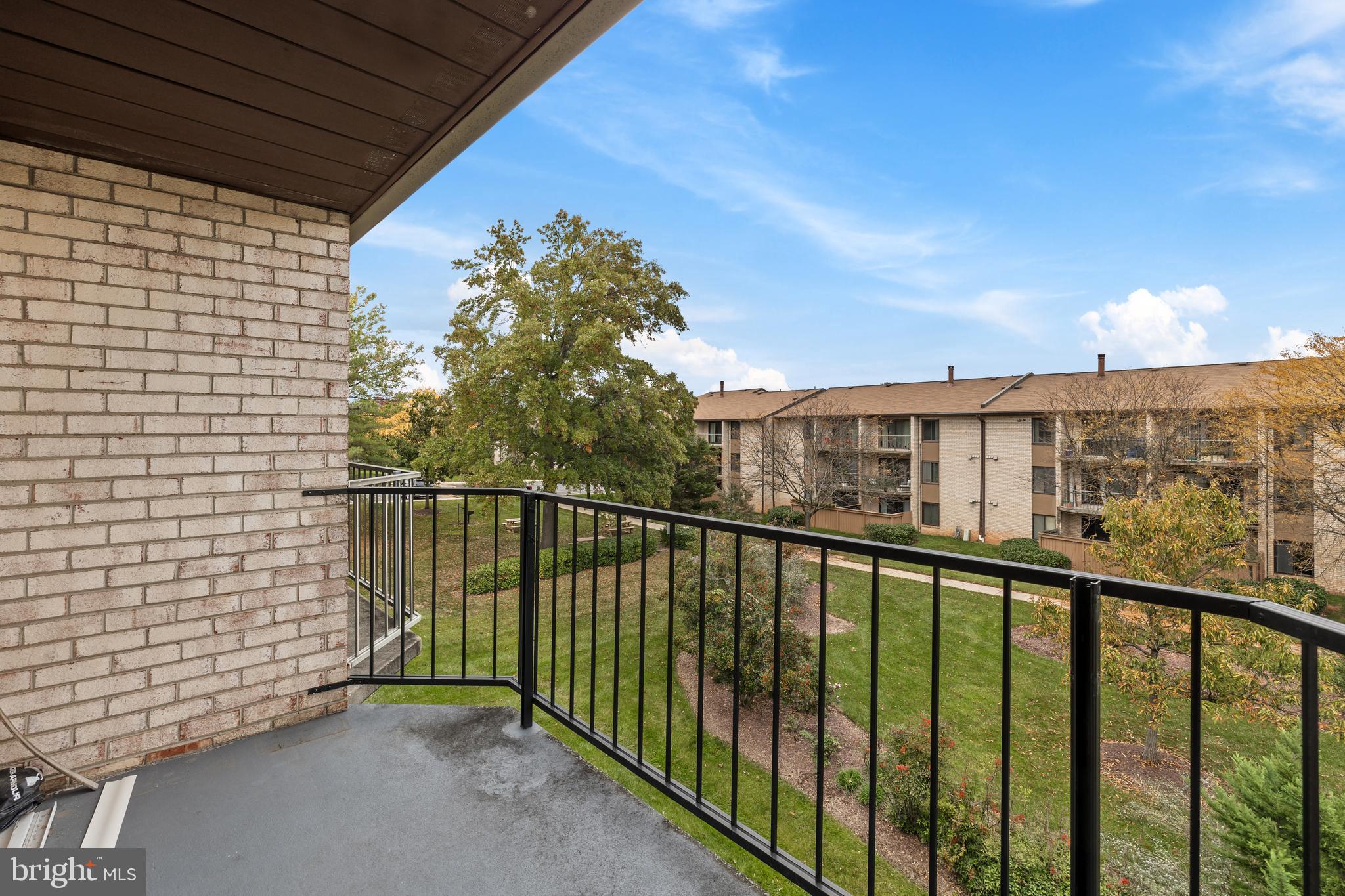 HUNTING RIDGE CONDOMINIUM - Residential