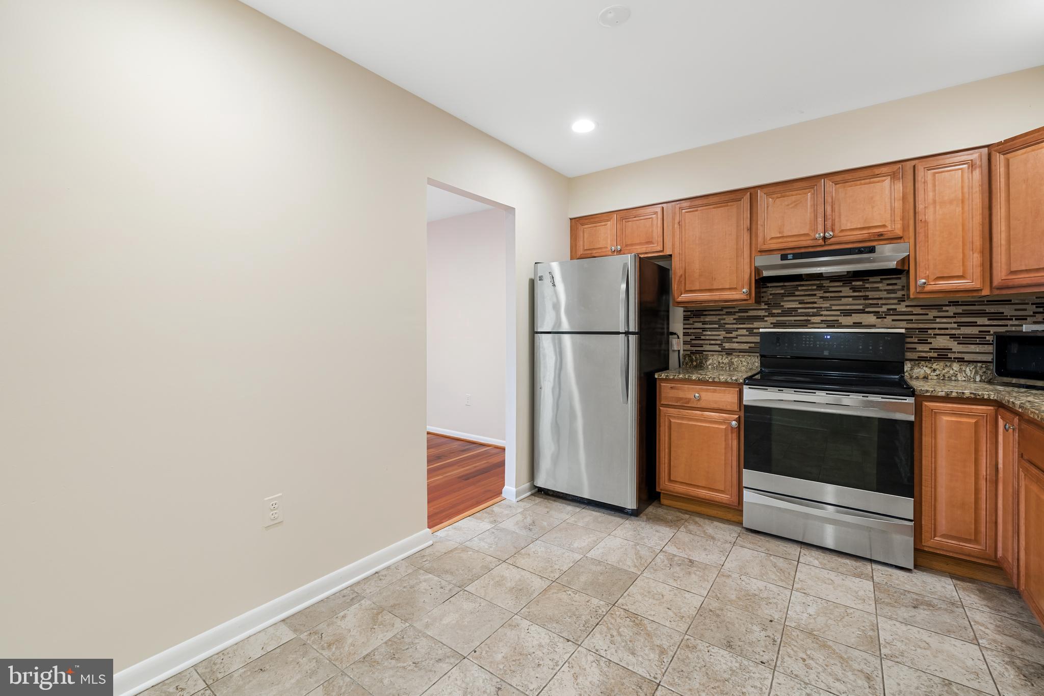 HUNTING RIDGE CONDOMINIUM - Residential