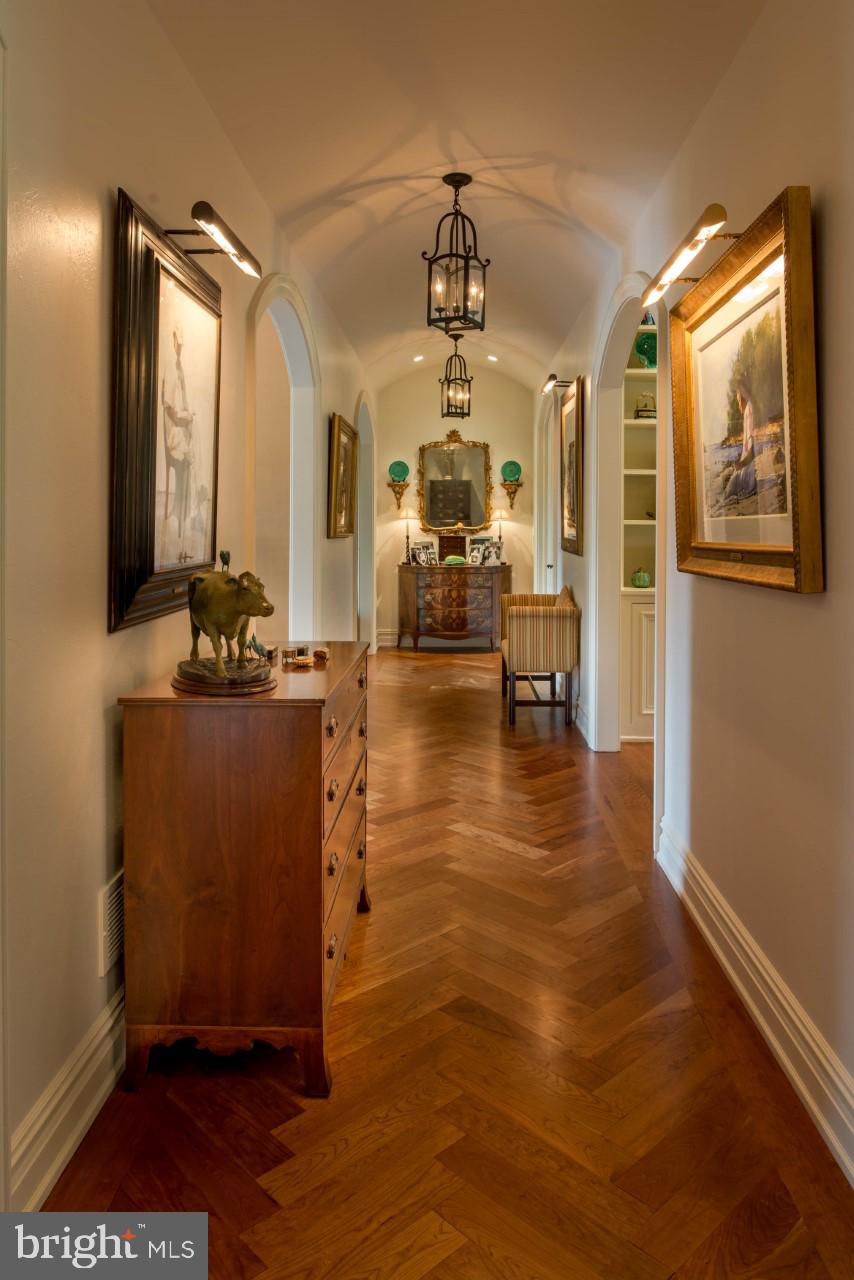 CHADDS FORD - Residential