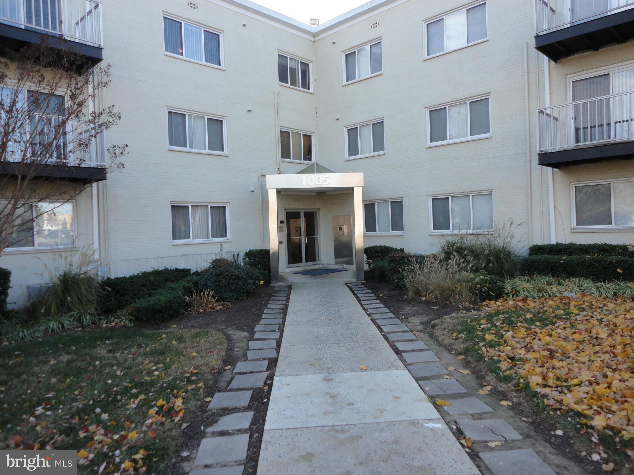 Price reduced!!! Very nice unit in very good condition in well-managed building. This is a Homepath property. This is a homepath property with homepath finance with as little as 5% down. Please contact LA for questions. Follow instruction and download all docs from MRIS/document.The assessment amount has gone up effective Jan 1st. New amount is $333.74 and special assessment amount is $160.20.