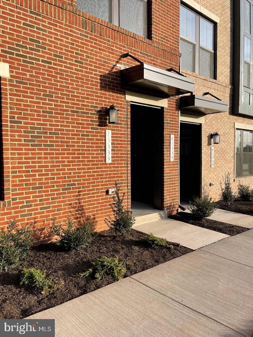 METRO WALK AT MOOREFIELD STATION - Residential Lease