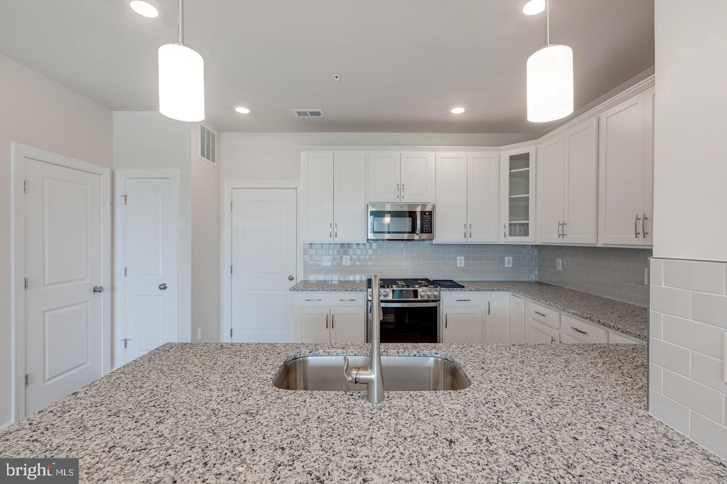 METRO WALK AT MOOREFIELD STATION - Residential Lease