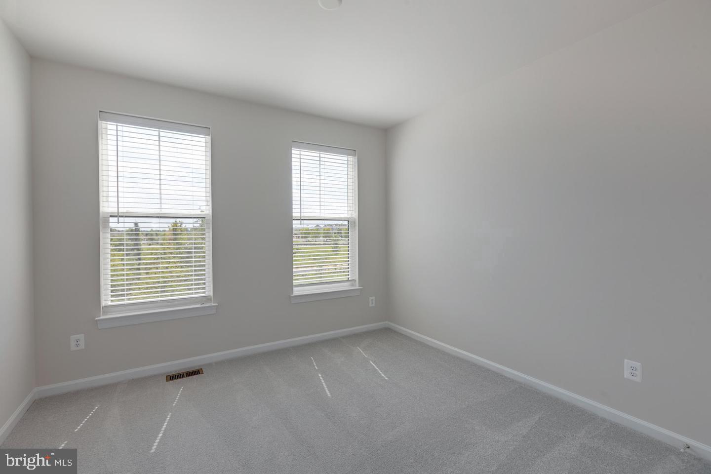 METRO WALK AT MOOREFIELD STATION - Residential Lease