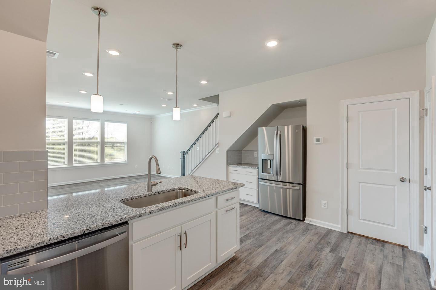 METRO WALK AT MOOREFIELD STATION - Residential Lease