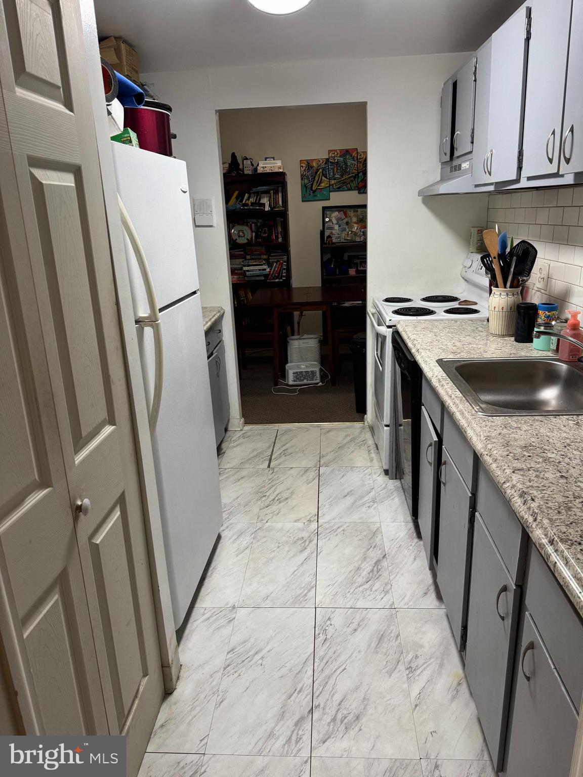 27303 VALLEY RUN DRIVE 303