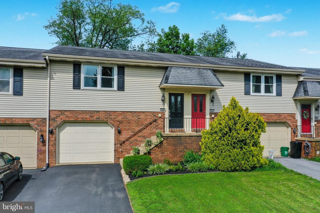 Photo of 606 S Cedar Street, LITITZ, PA 17543 (MLS # PALA2073202)