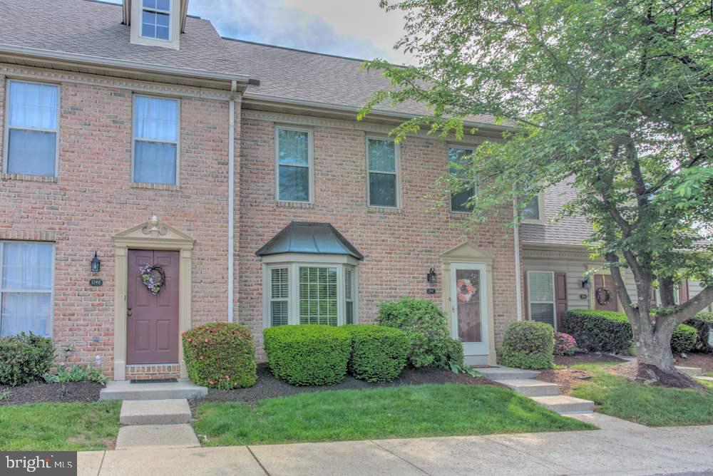 Beautifully maintained 2 bedroom in Hunter?s Ridge! Brick exterior in front and private patio area in back. Great kitchen w/ updated flooring & counters. Formal dining room. Laminate in dining & living rooms. Updated lighting. Master suite includes full bath! Close to playground, Yellow Breeches creek, and the New Cumberland park. Also convenient to 83 and PA Turnpike! HOA fee covers all exterior maintenance.