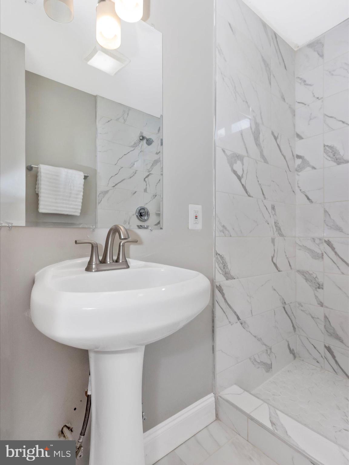 EDGEMONT - Residential