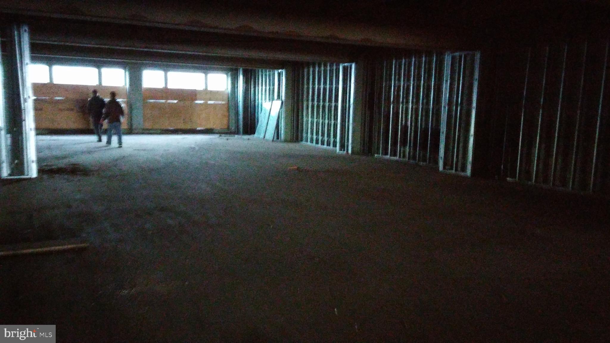 YORKTOWN - Commercial Sale