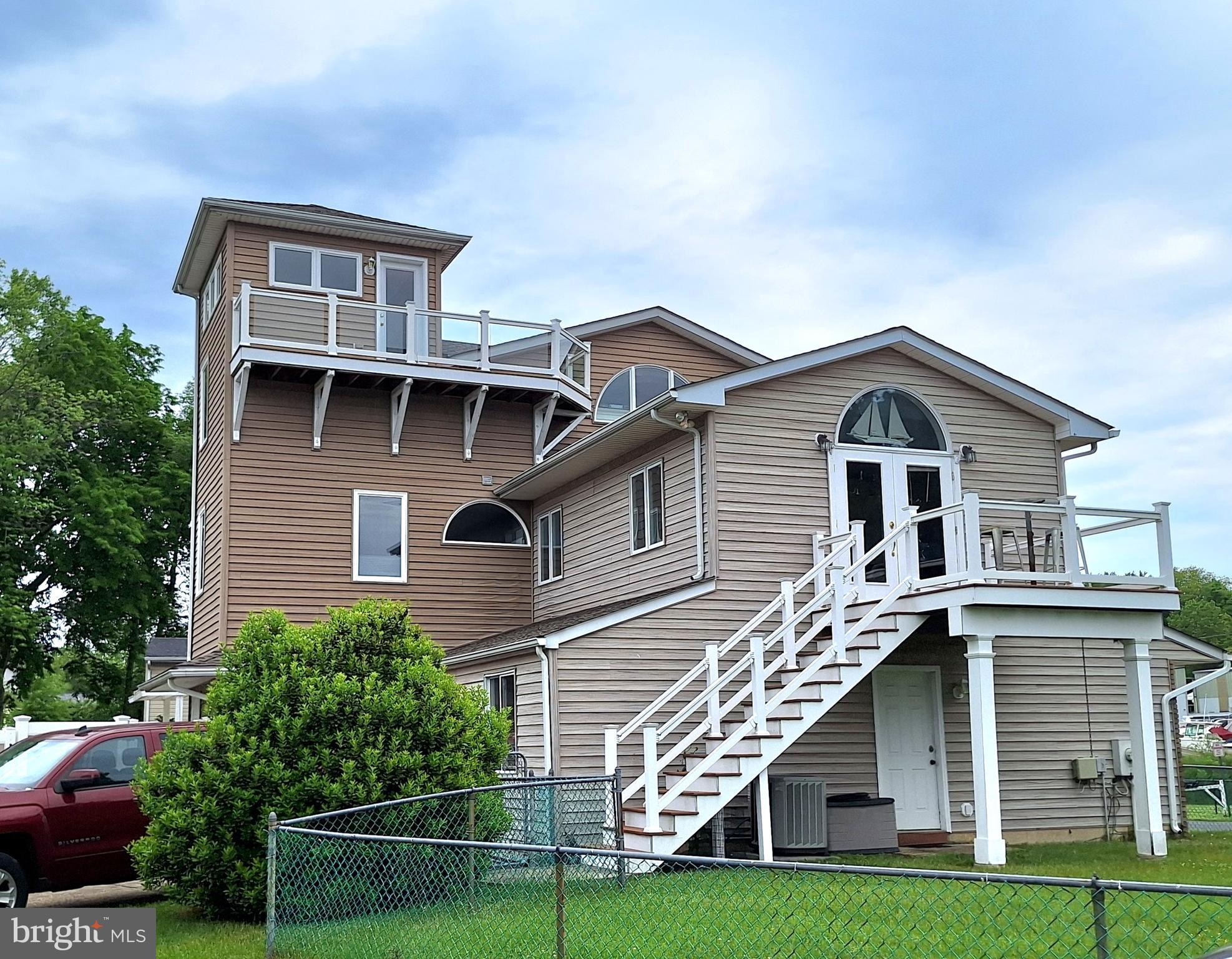 839 SHORE DRIVE