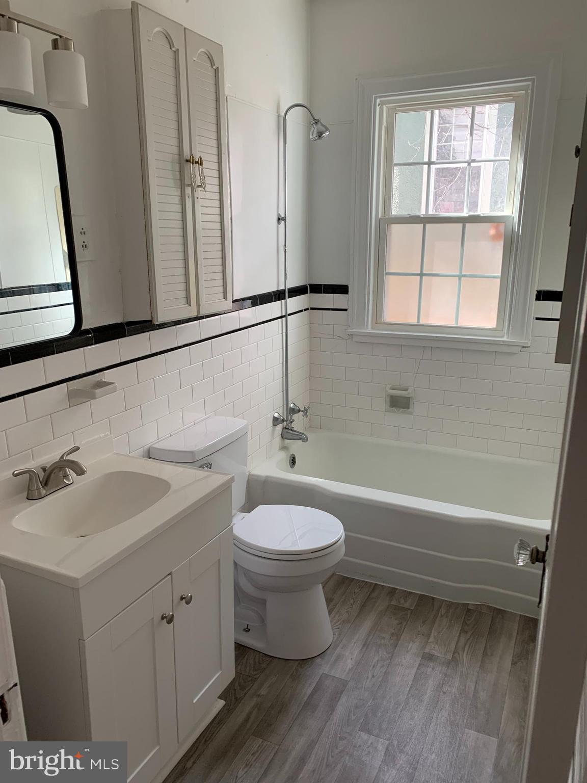 1303 AVONDALE AVENUE