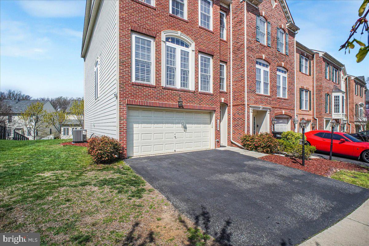 1029 HOTCHKISS PLACE
