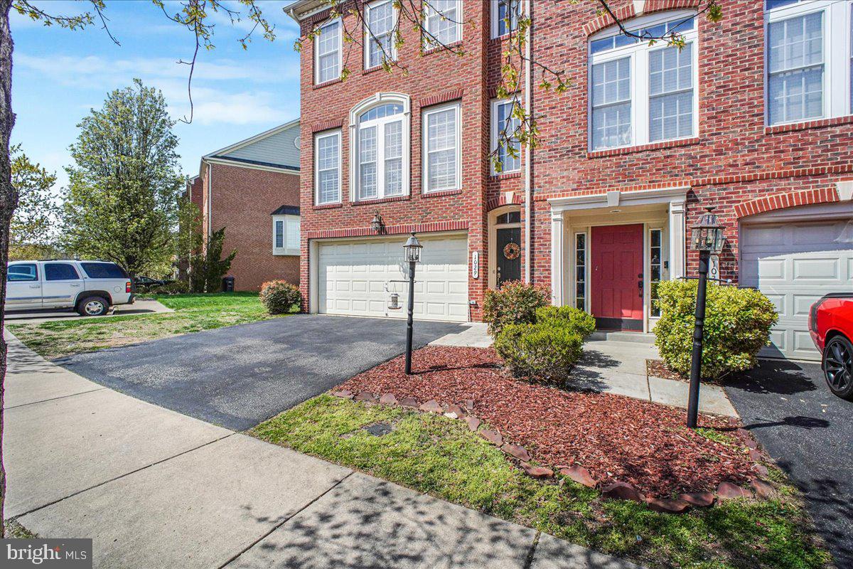 1029 HOTCHKISS PLACE