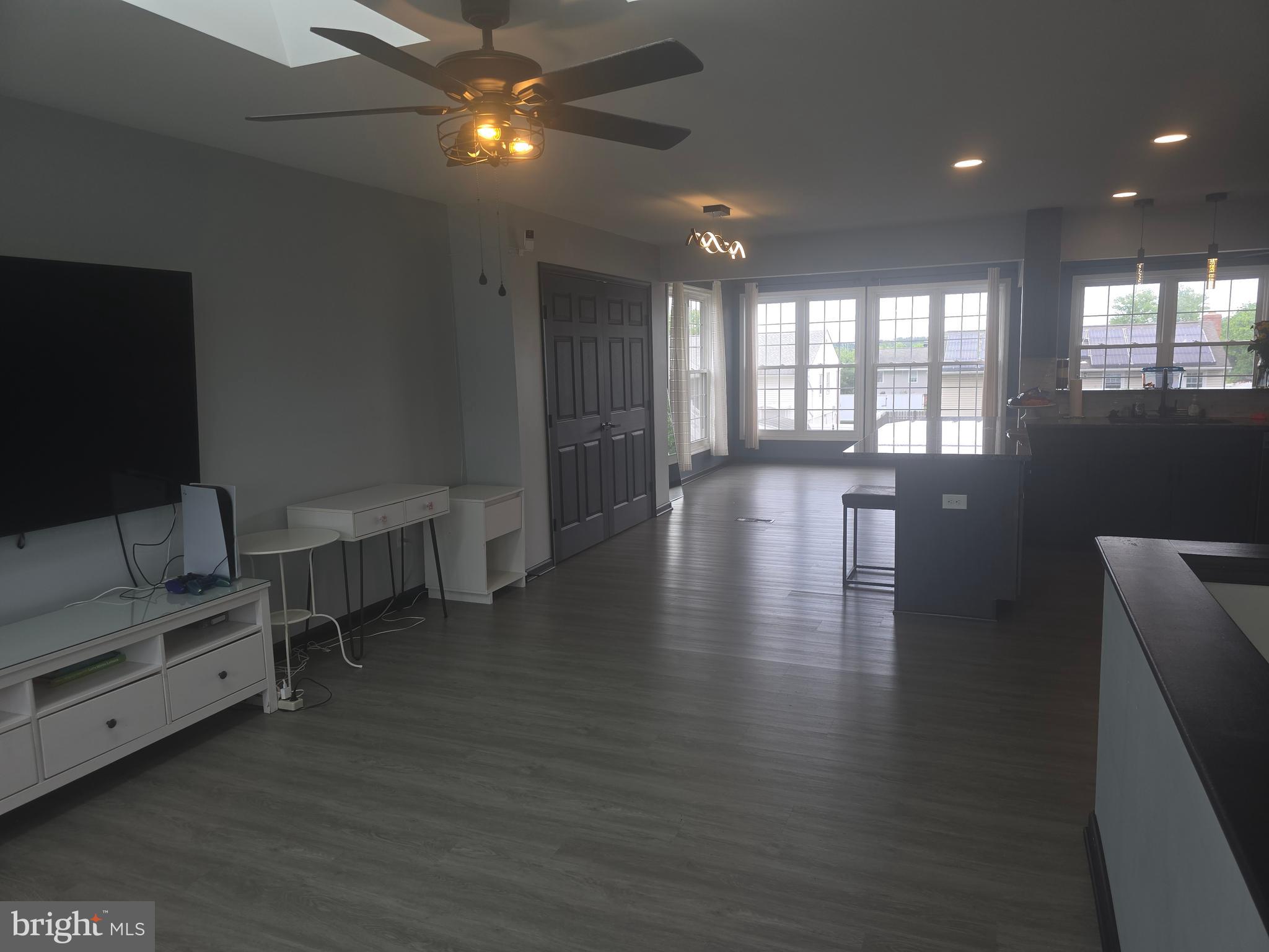 SANDALWOOD - Residential